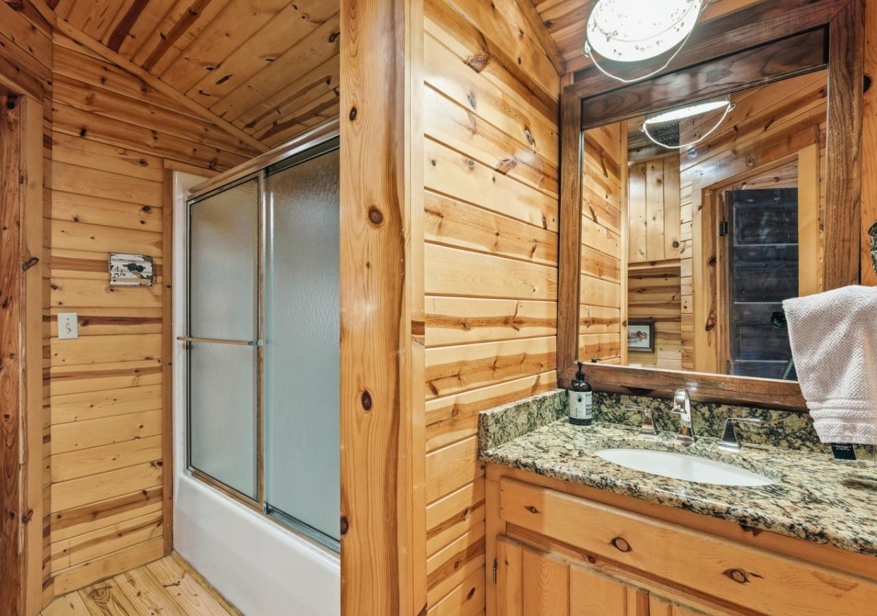 WHITE RIVER ESTATES - Residential