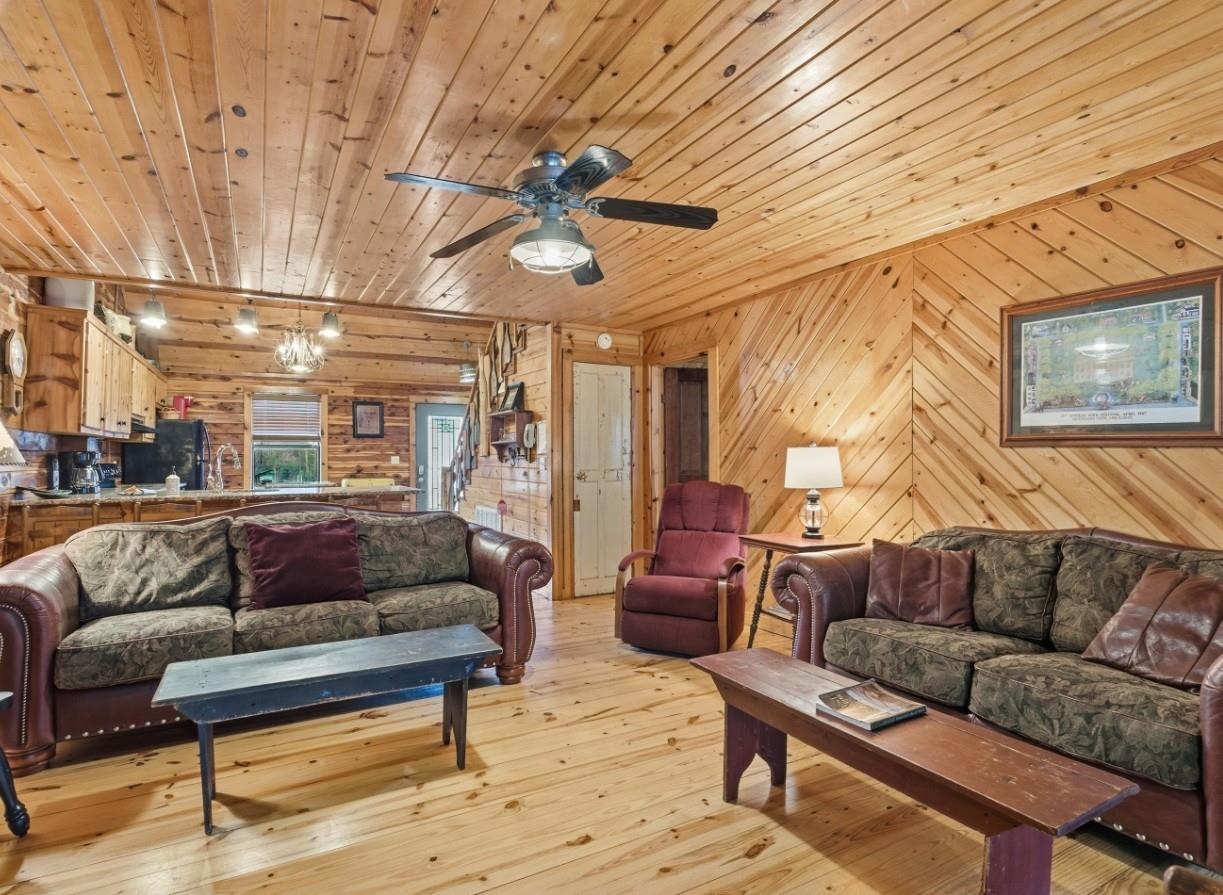 WHITE RIVER ESTATES - Residential