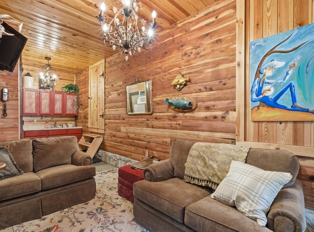 WHITE RIVER ESTATES - Residential