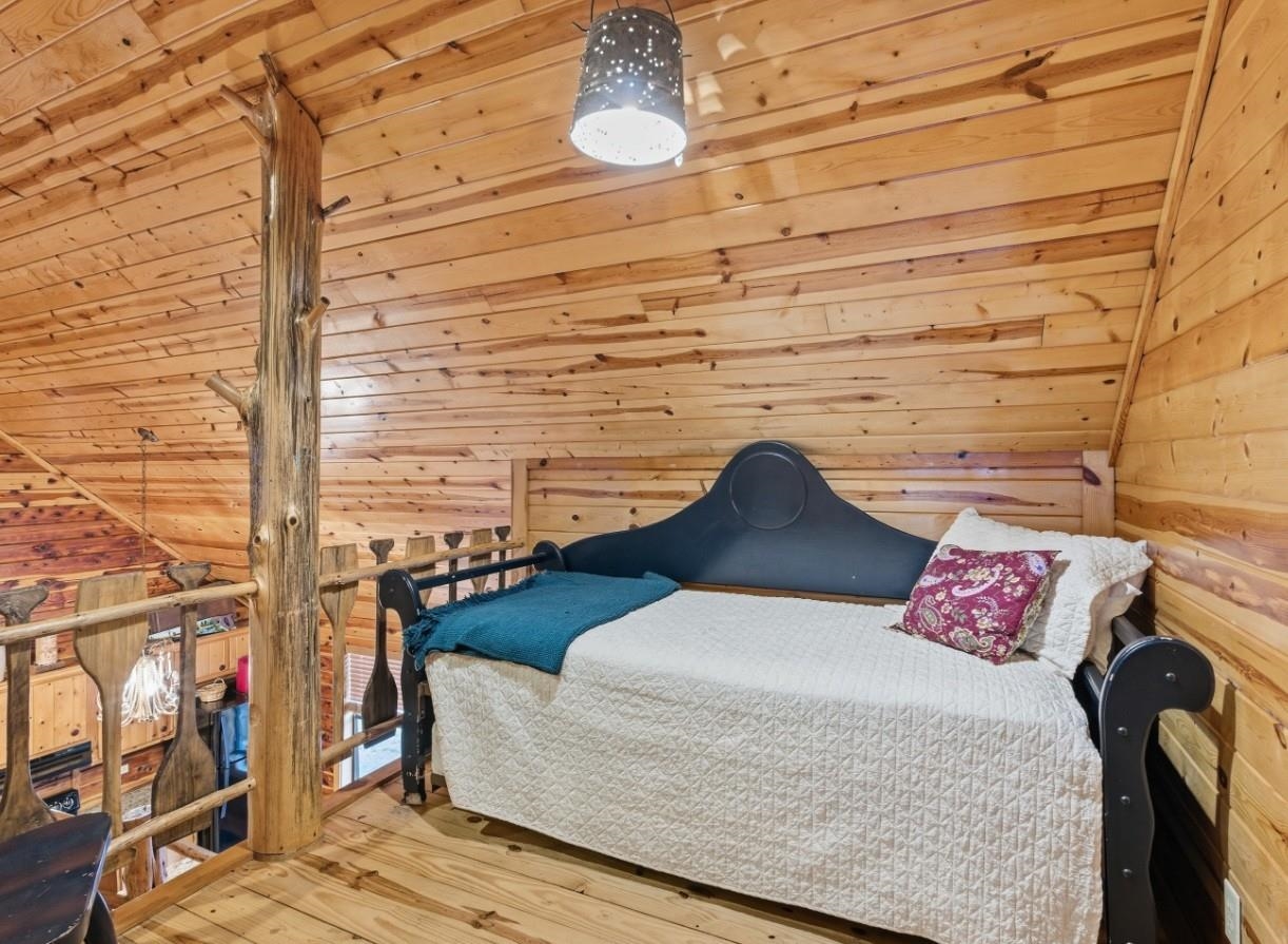 WHITE RIVER ESTATES - Residential