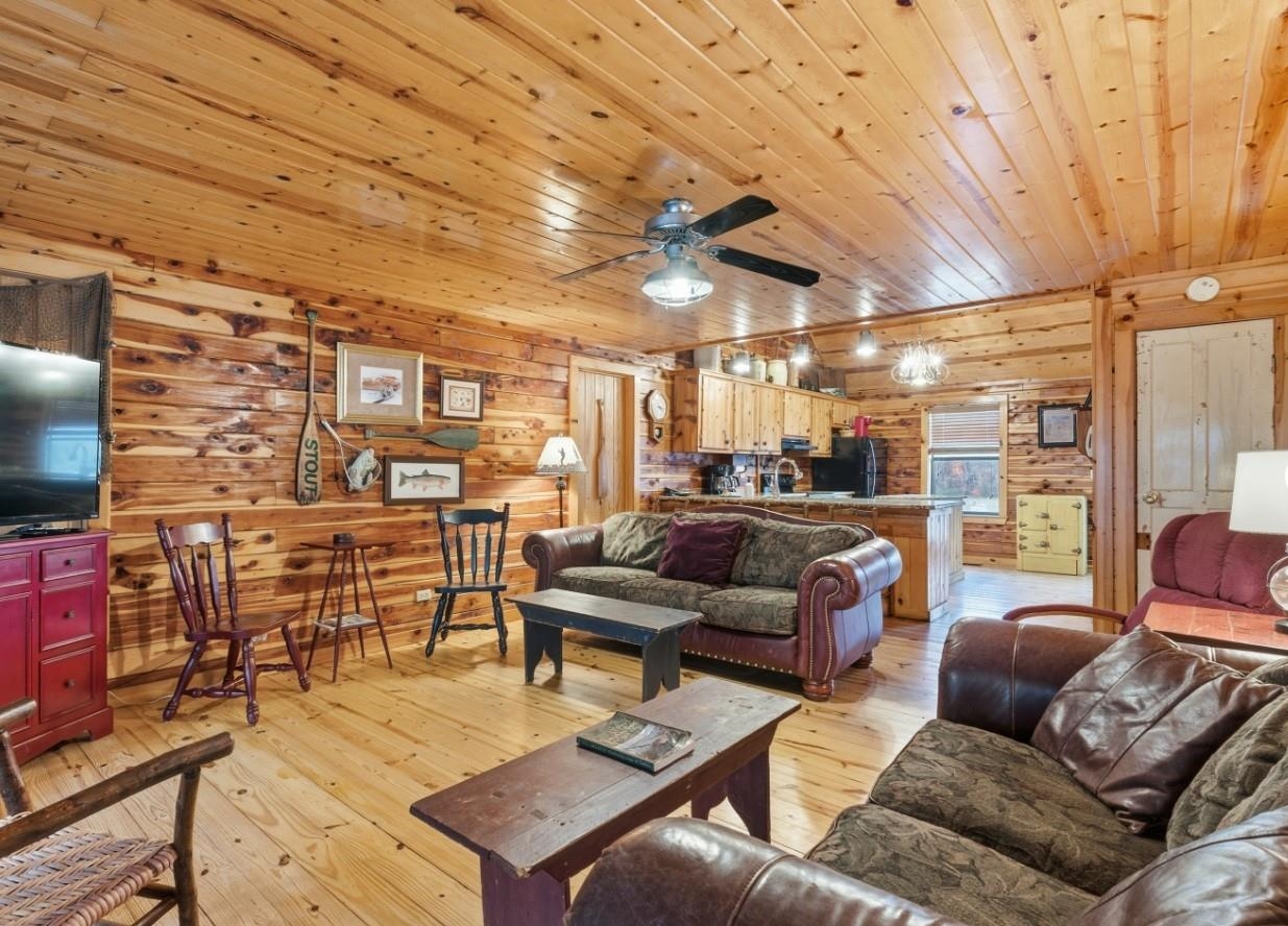 WHITE RIVER ESTATES - Residential