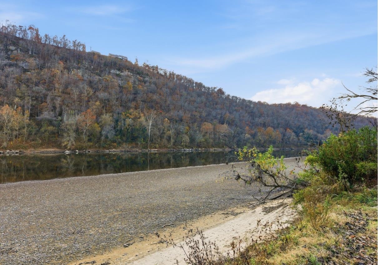 WHITE RIVER ESTATES - Residential