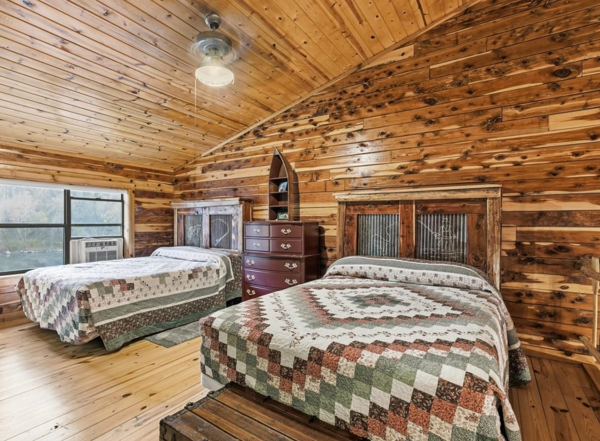 WHITE RIVER ESTATES - Residential