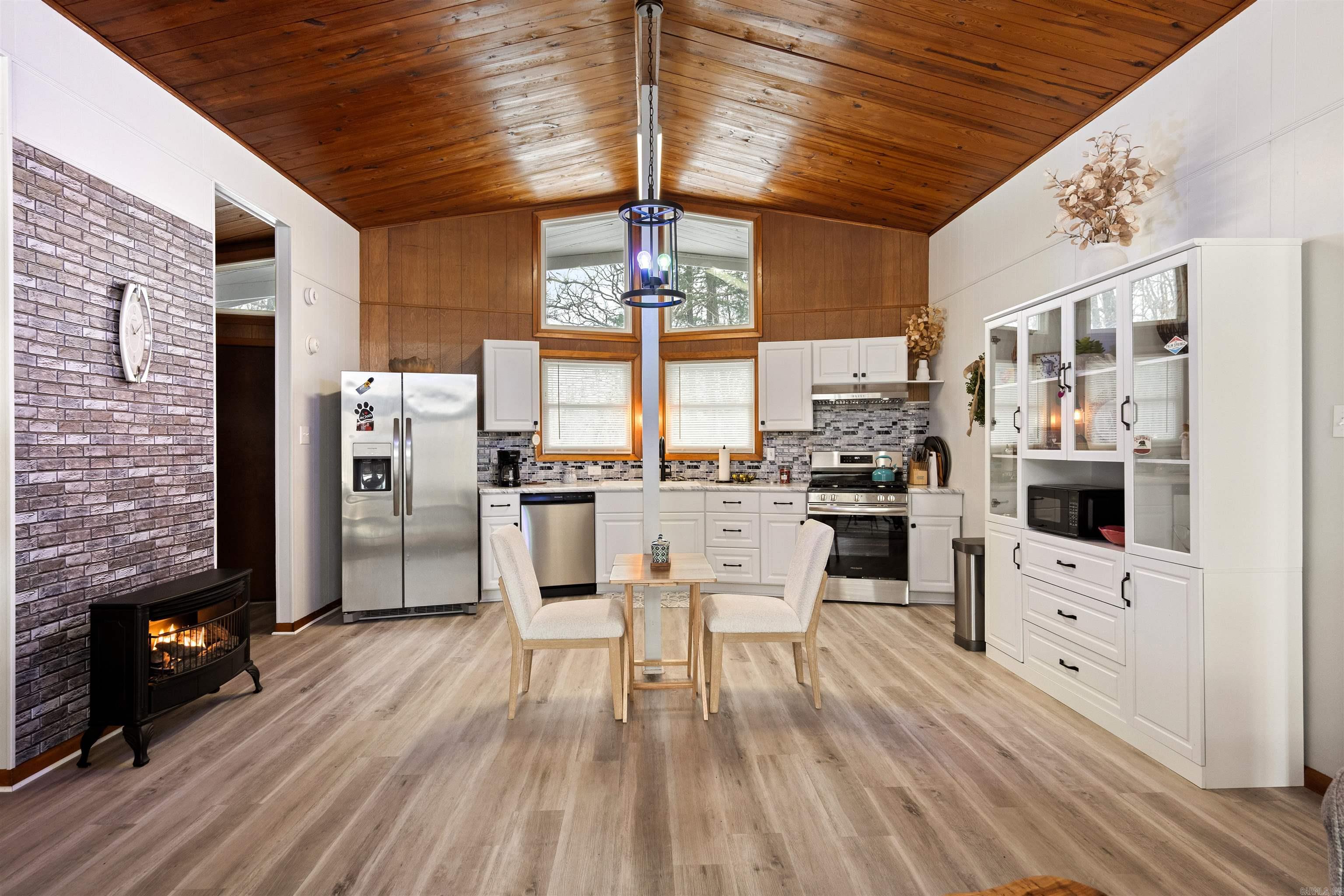 Navajo Third - Residential