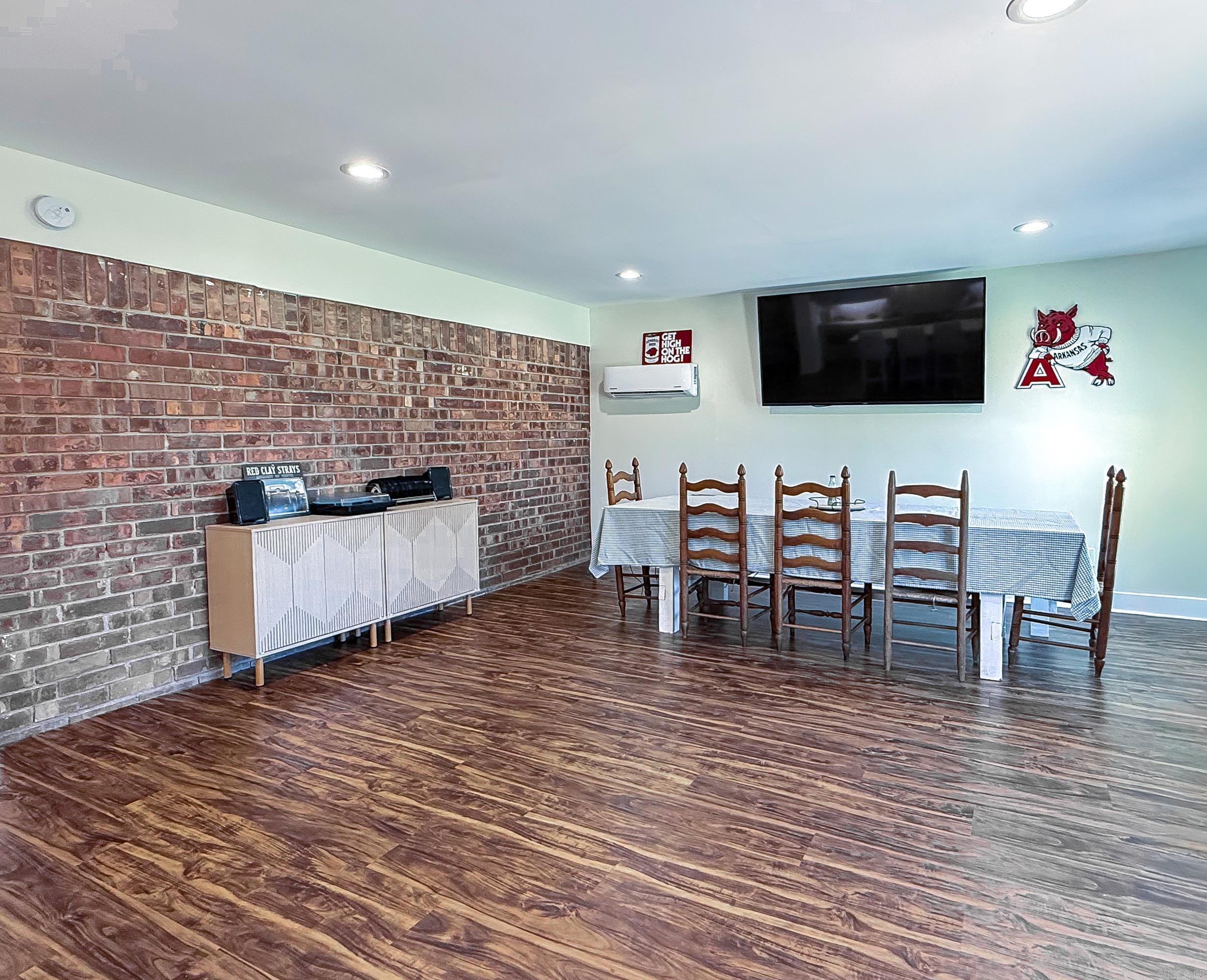 TRADEWINDS - Residential