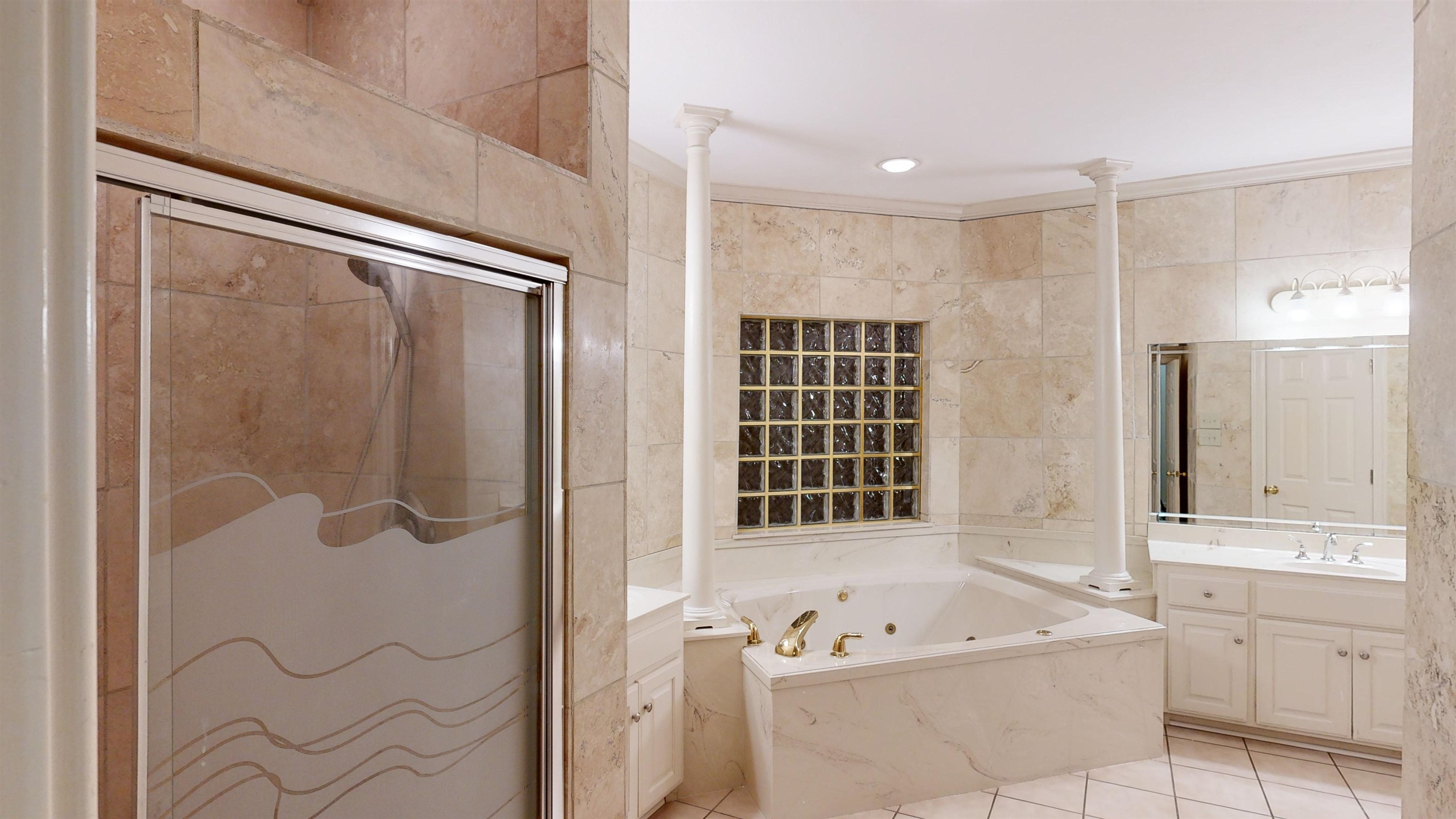 COUNTRY CLUB OF ARK THE - Residential