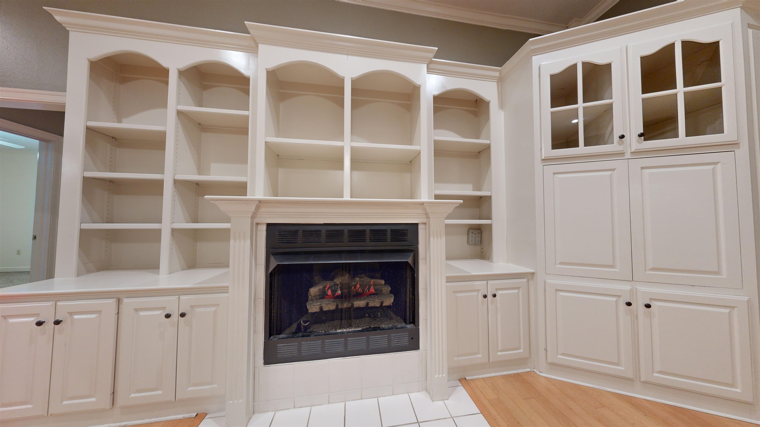 COUNTRY CLUB OF ARK THE - Residential