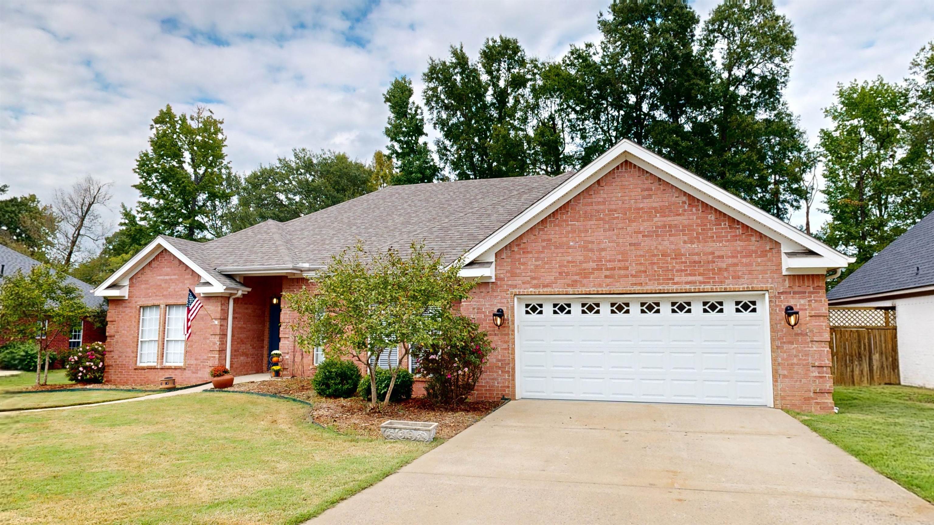 COUNTRY CLUB OF ARK THE - Residential