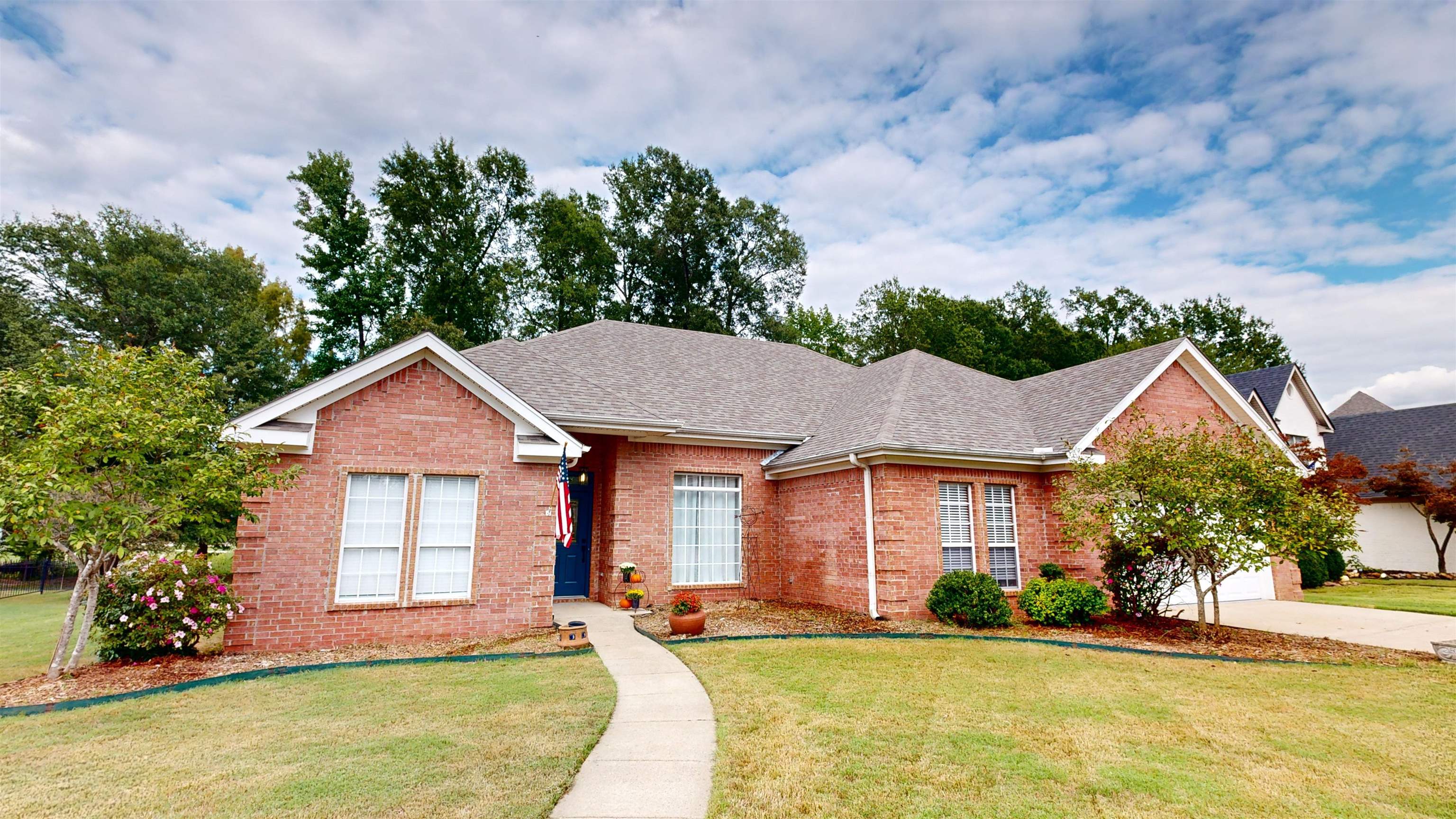 COUNTRY CLUB OF ARK THE - Residential