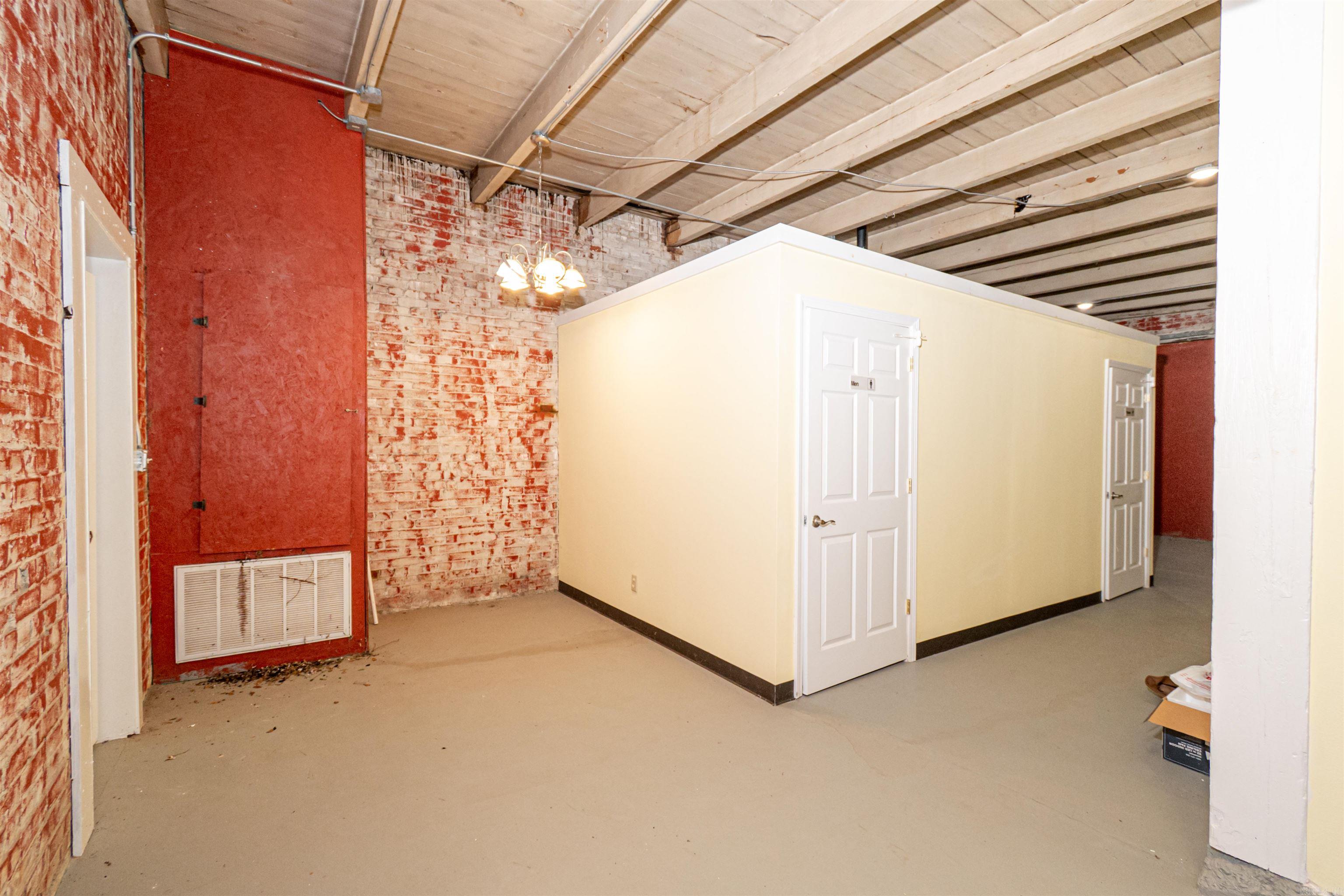 Monticello Original - Commercial Sale