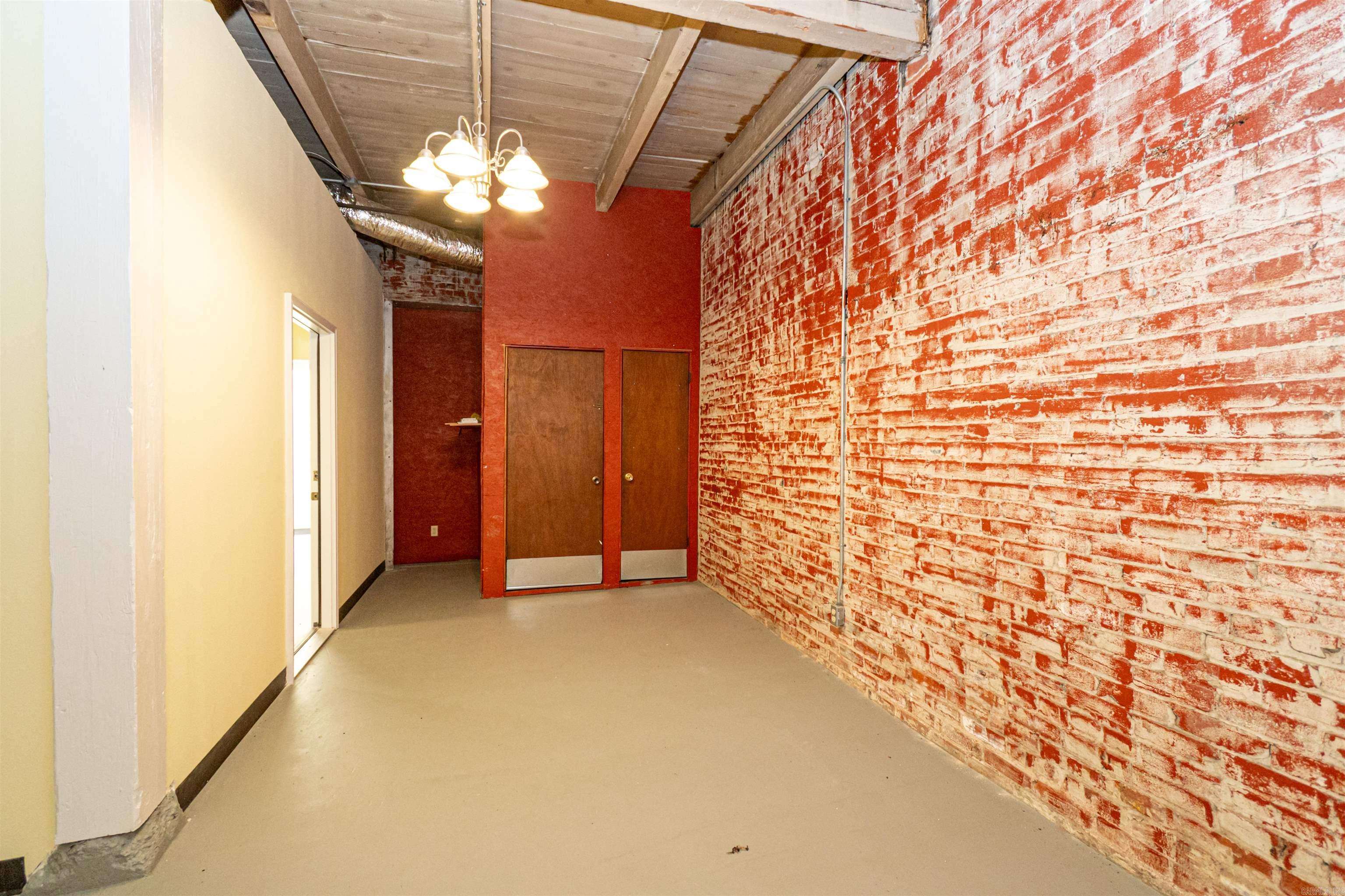 Monticello Original - Commercial Sale