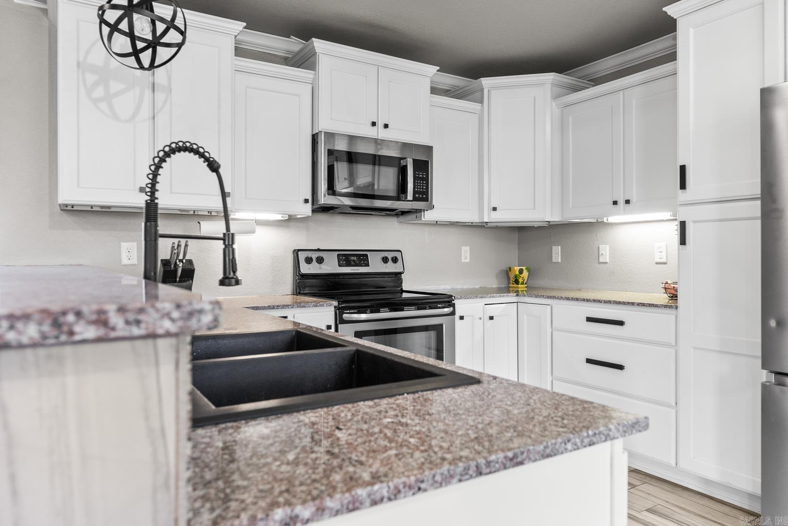 MAGNOLIA ESTATES - Residential