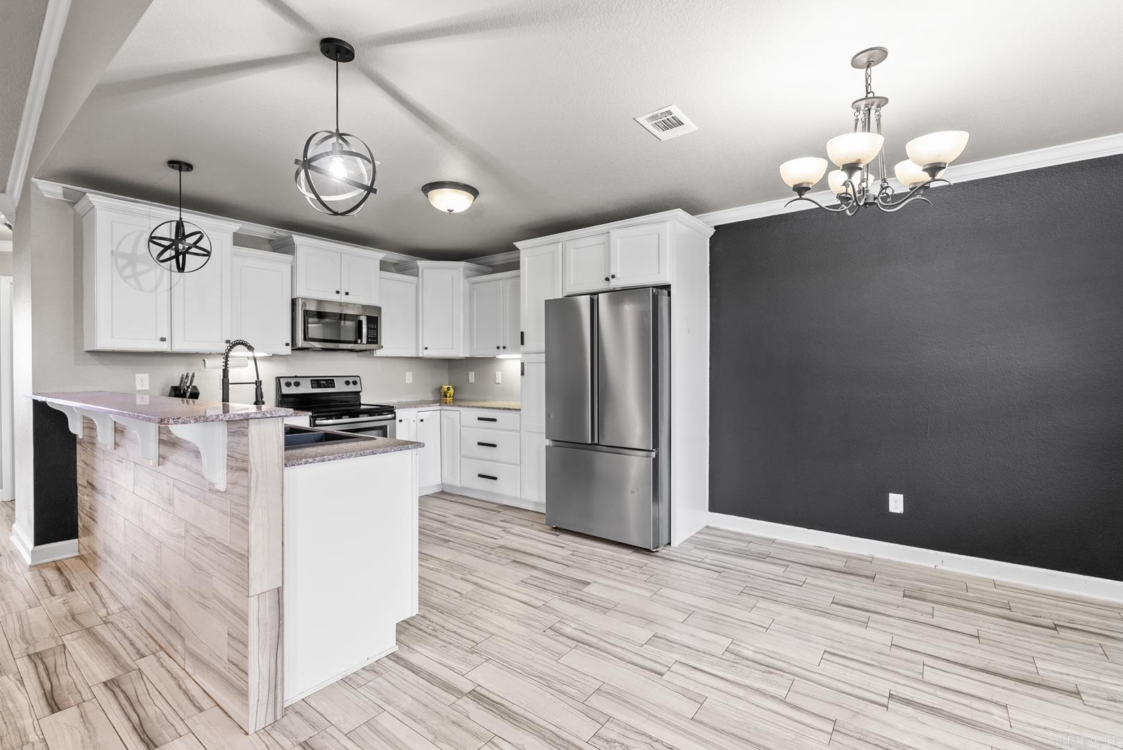 MAGNOLIA ESTATES - Residential