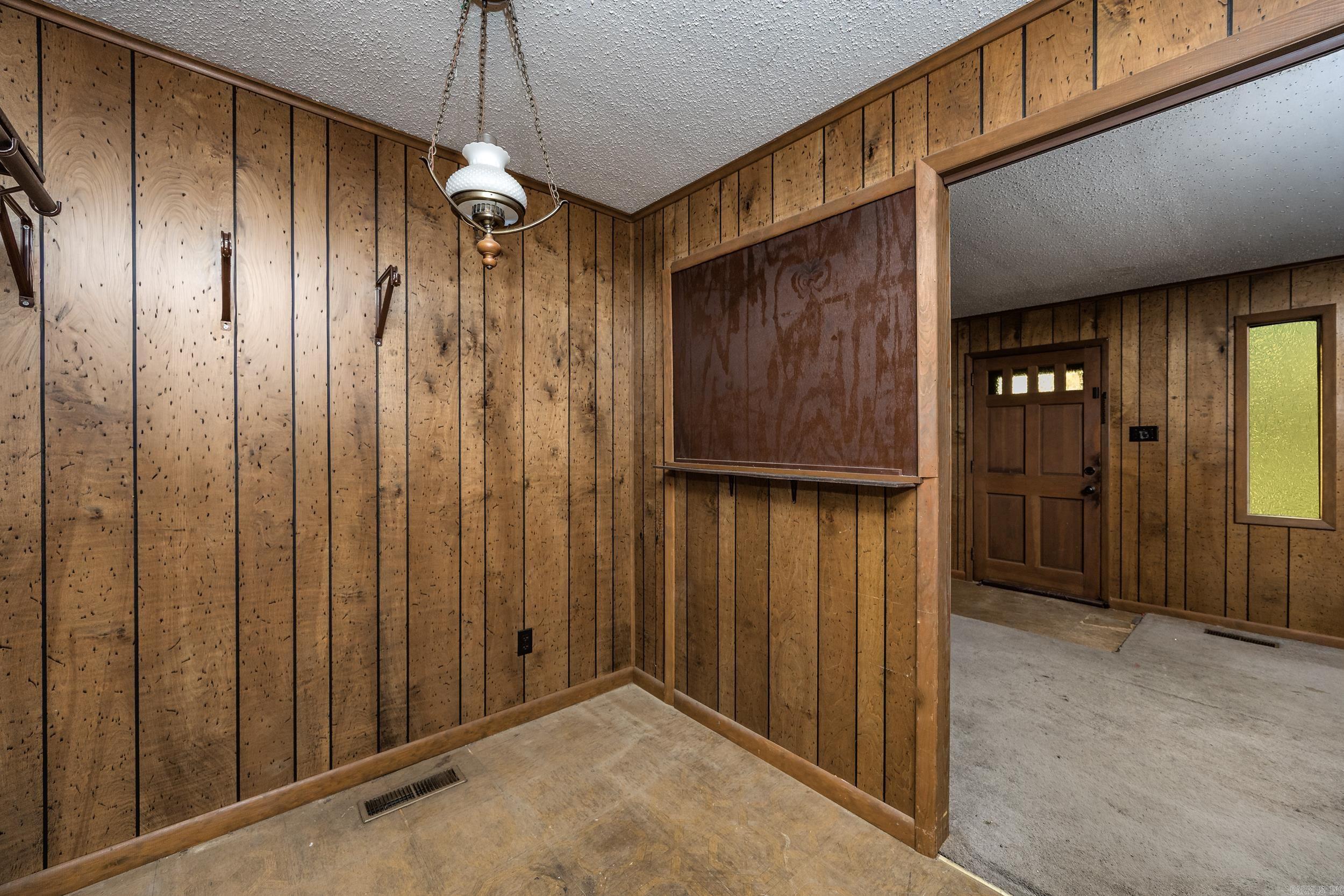 Hoodill - Residential