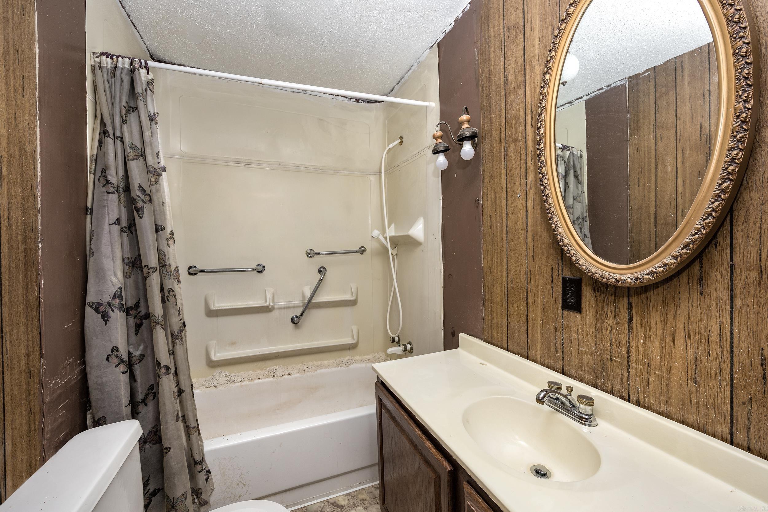 Hoodill - Residential