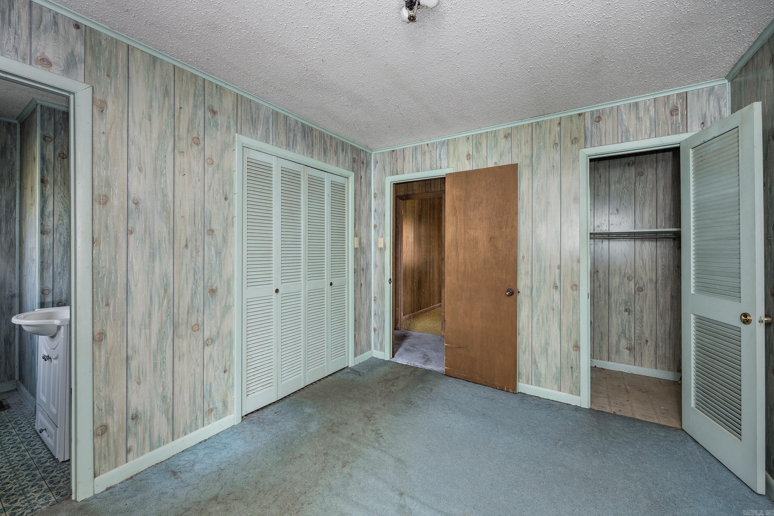 Hoodill - Residential