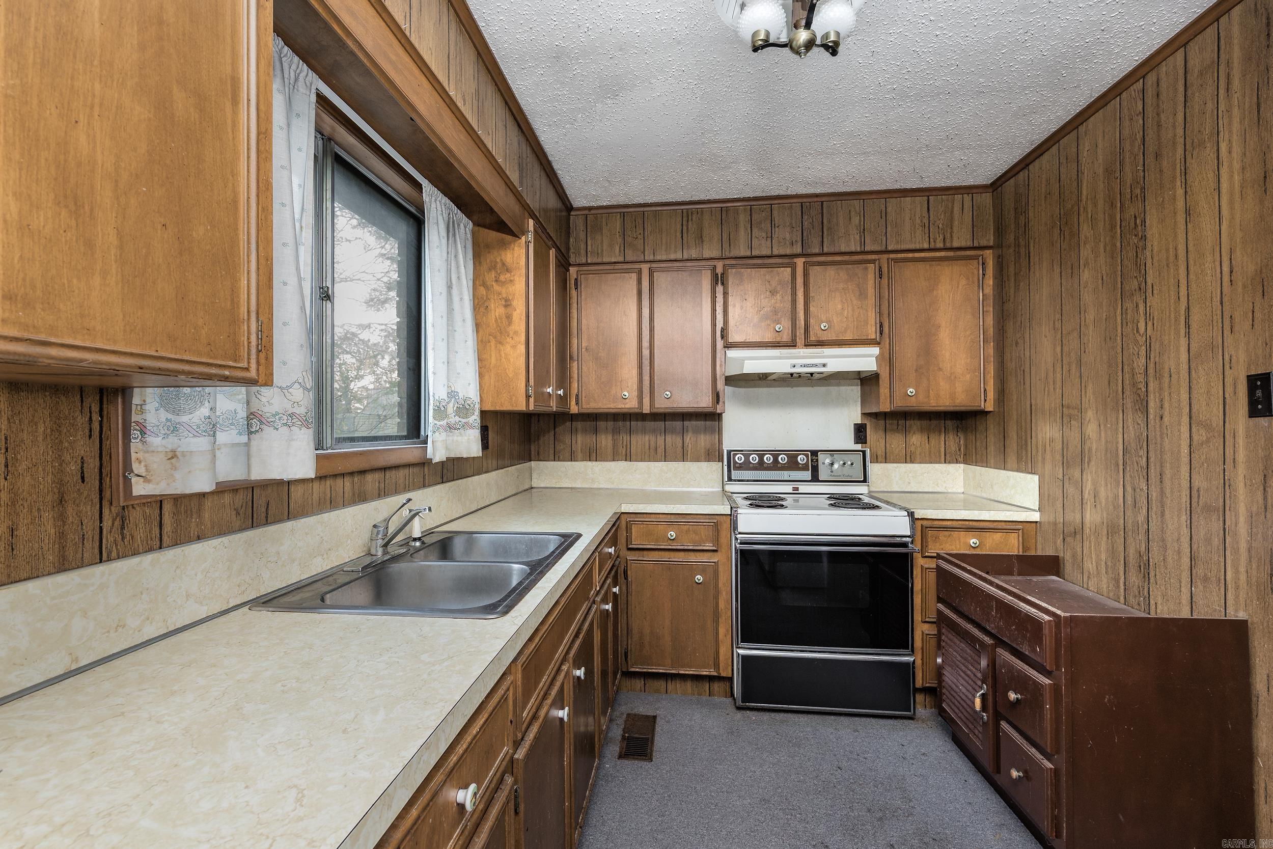 Hoodill - Residential