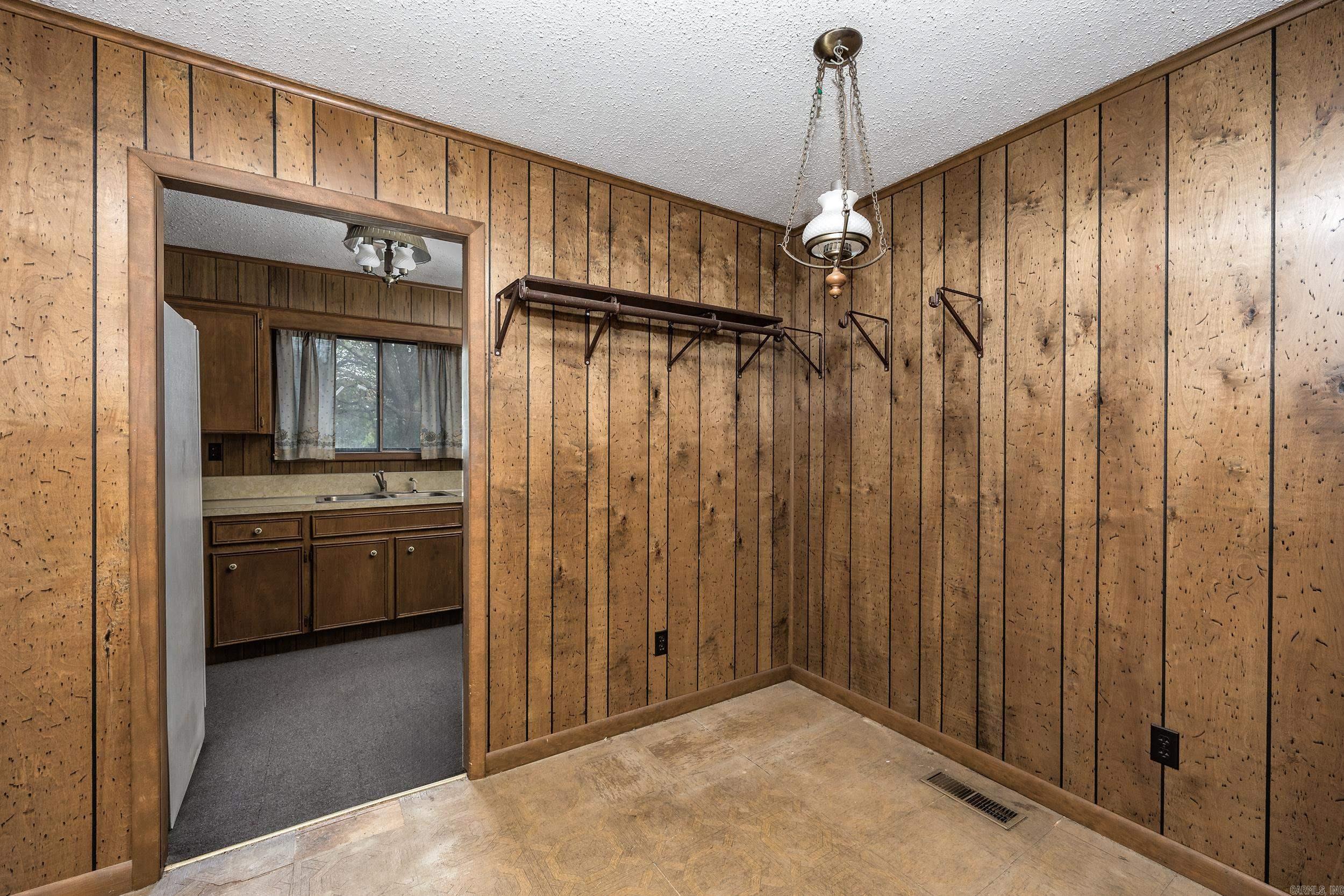 Hoodill - Residential