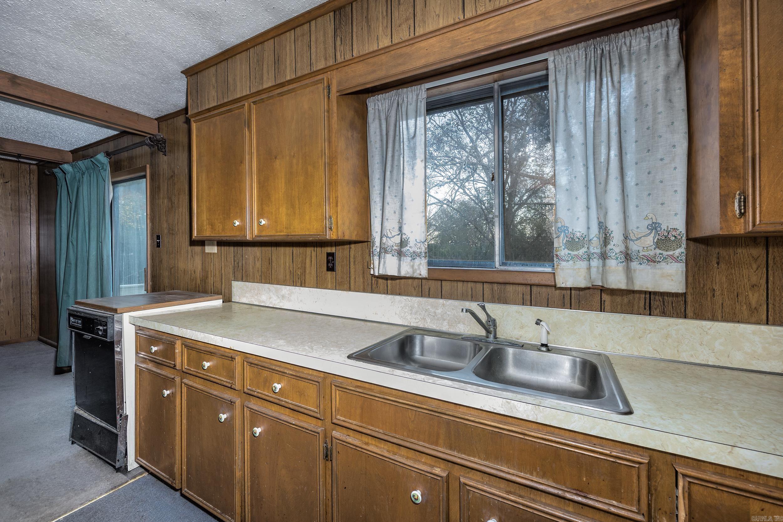 Hoodill - Residential