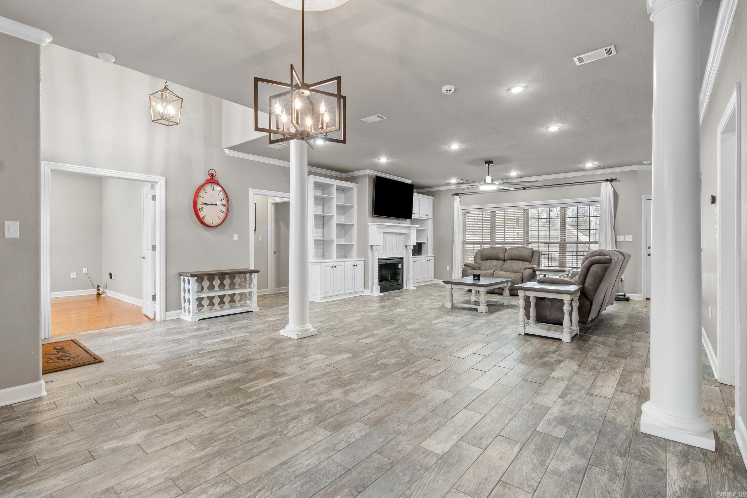 THE PARK ON MT SPRINGS - Residential