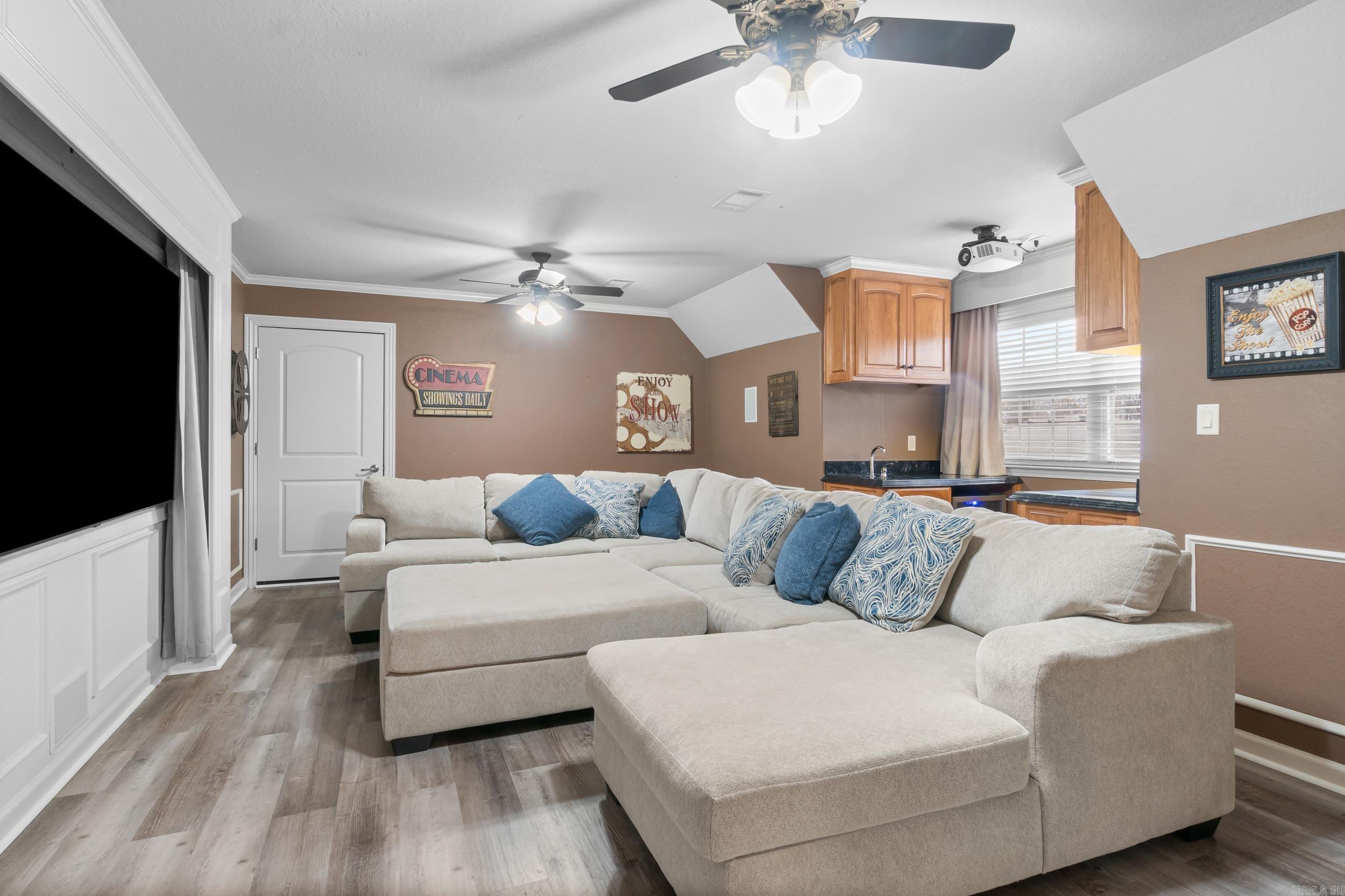 THE PARK ON MT SPRINGS - Residential