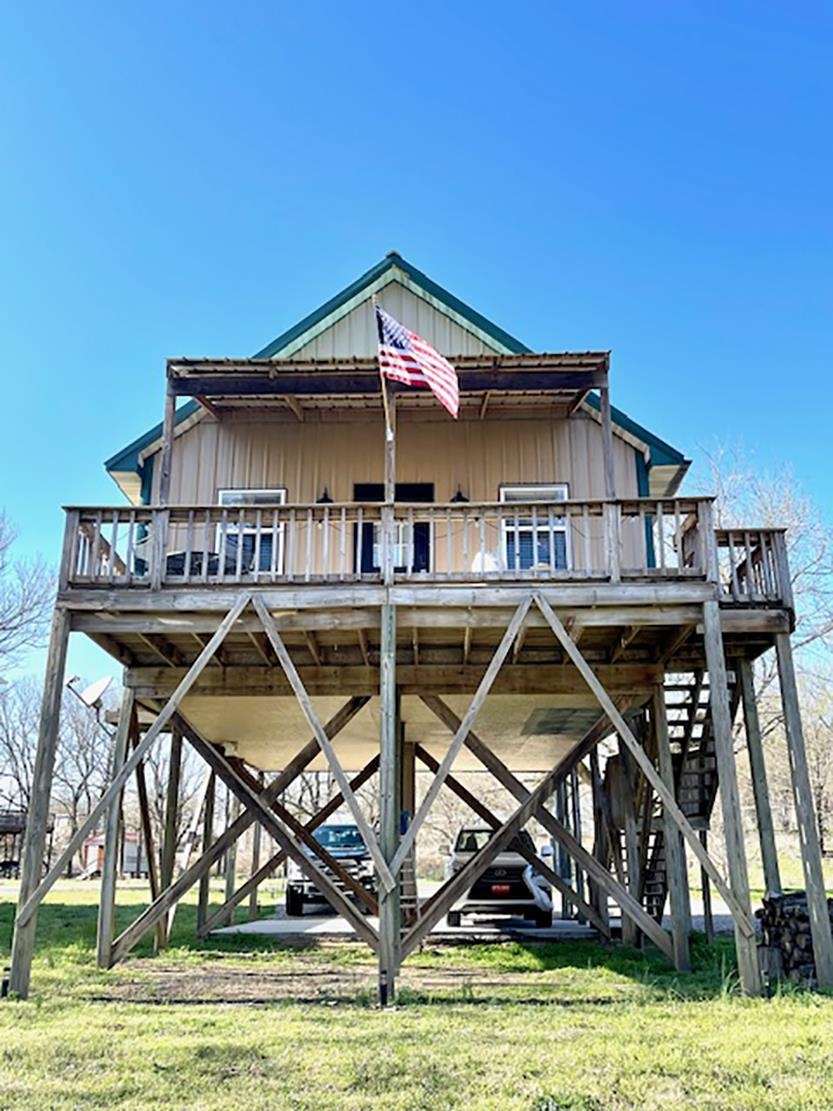 Spend your days playing on the Spring River in Hardy Arkansas. This charming 2 bed, 1 bath cabin offers the perfect escape for family and friends and letās not forget the quaint loft area perfect for the kids to have their own hide away. This cabin has been updated and is turnkey with the option to acquire with furnishings. Stunning views, access to Spring River, and minutes from downtown Hardy Main Street for shopping and sweet treats. Whether you are looking for a place to call home, a space to retreat to, or an investment property this one is worth checking out!