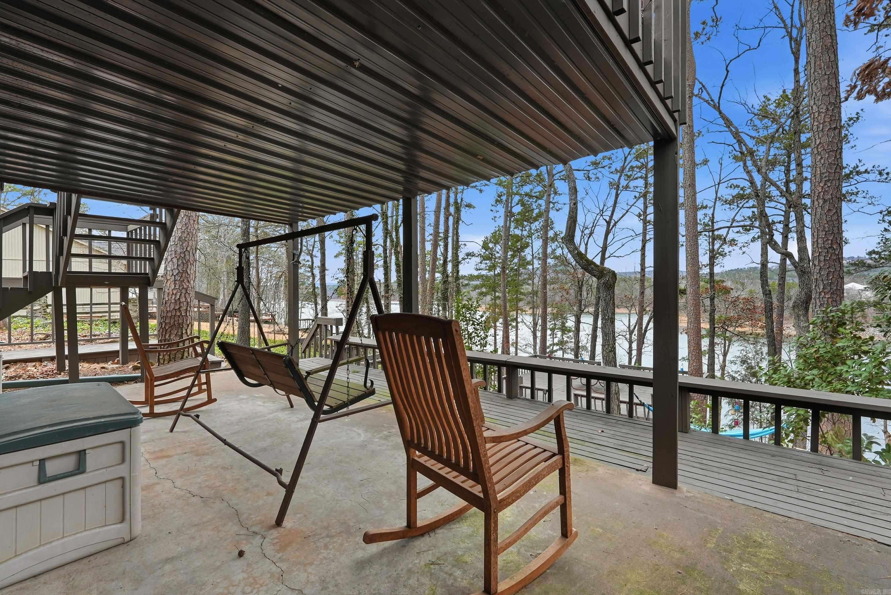 SKYPOINT ESTATES - LAKE - Residential