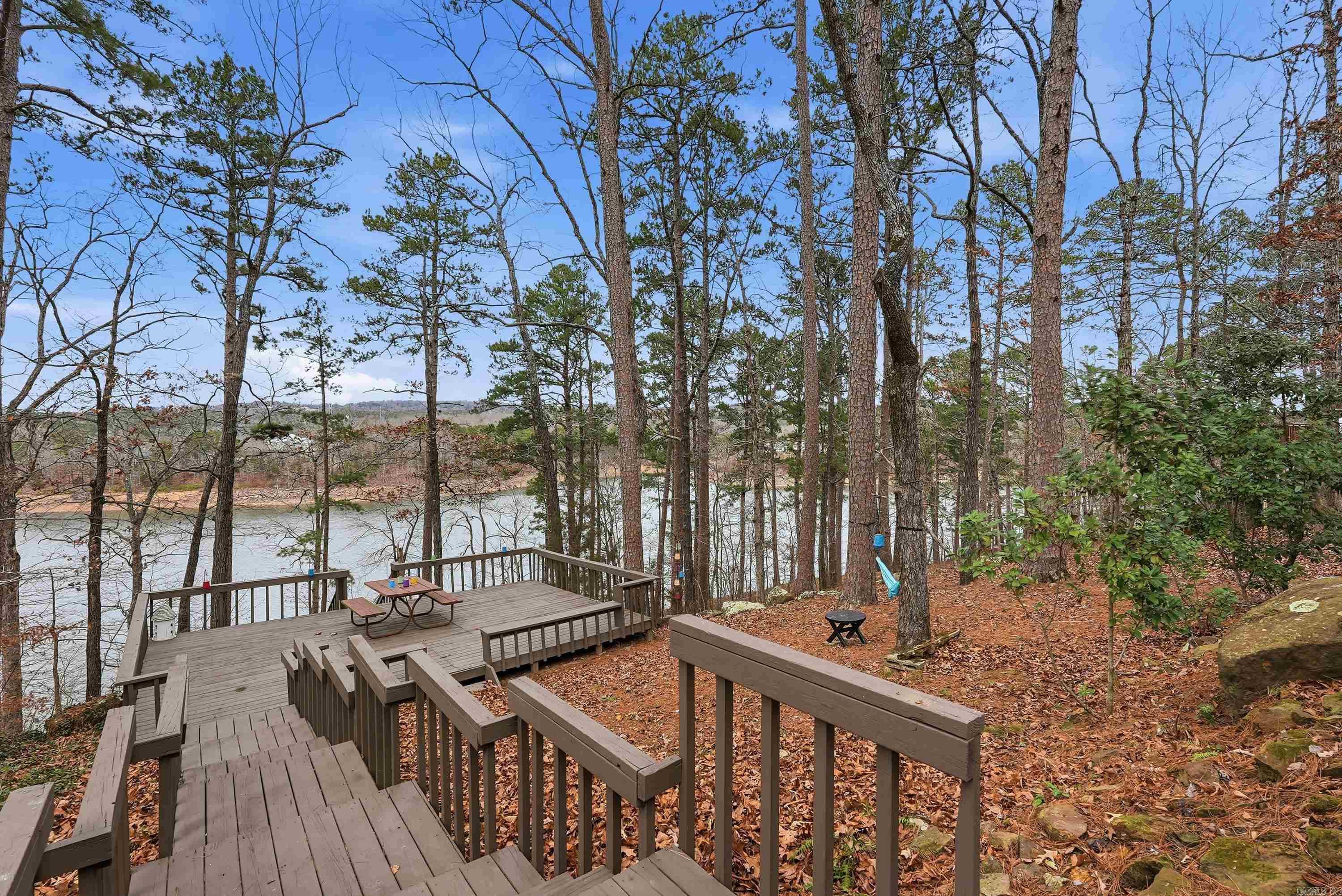 SKYPOINT ESTATES - LAKE - Residential