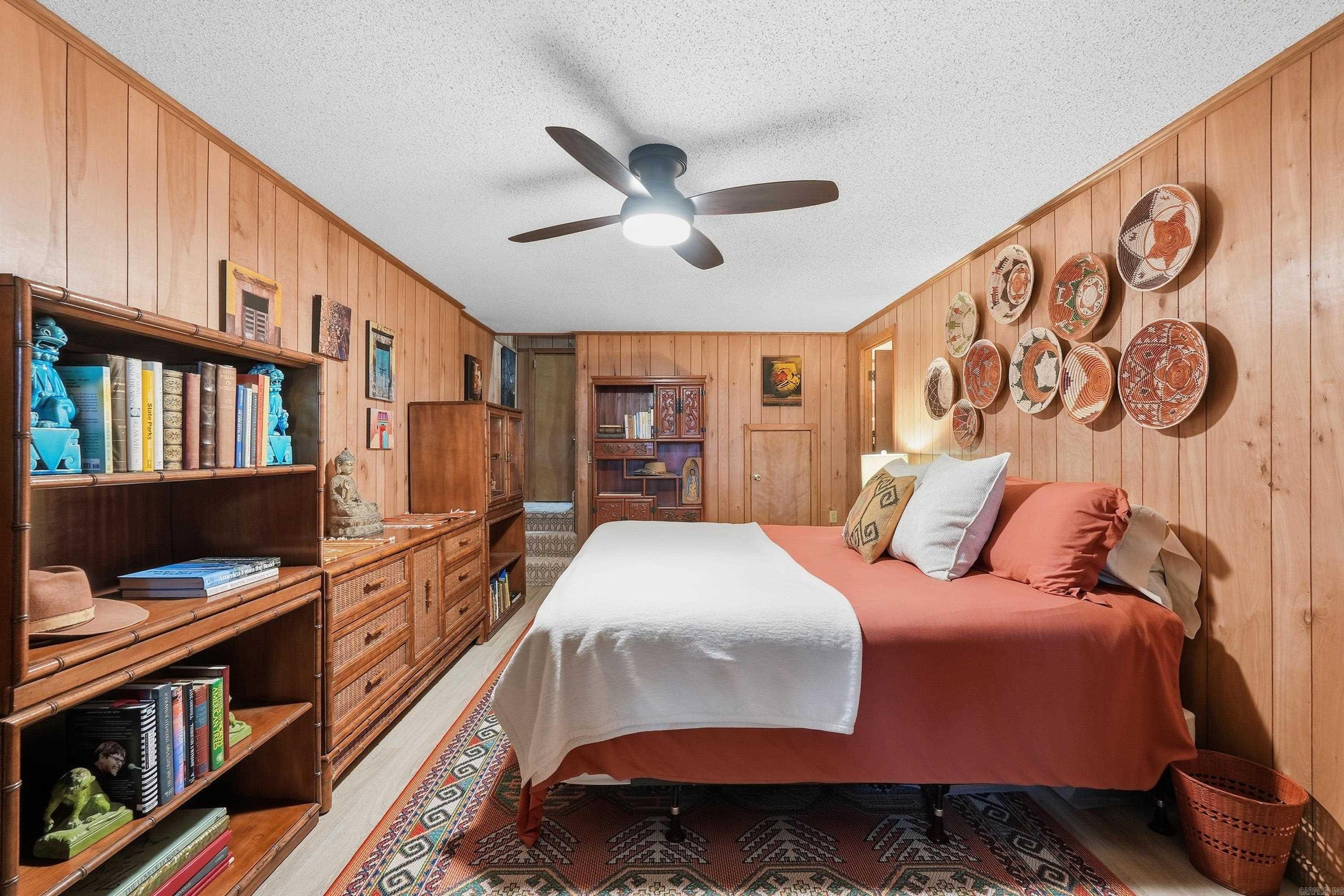 SKYPOINT ESTATES - LAKE - Residential