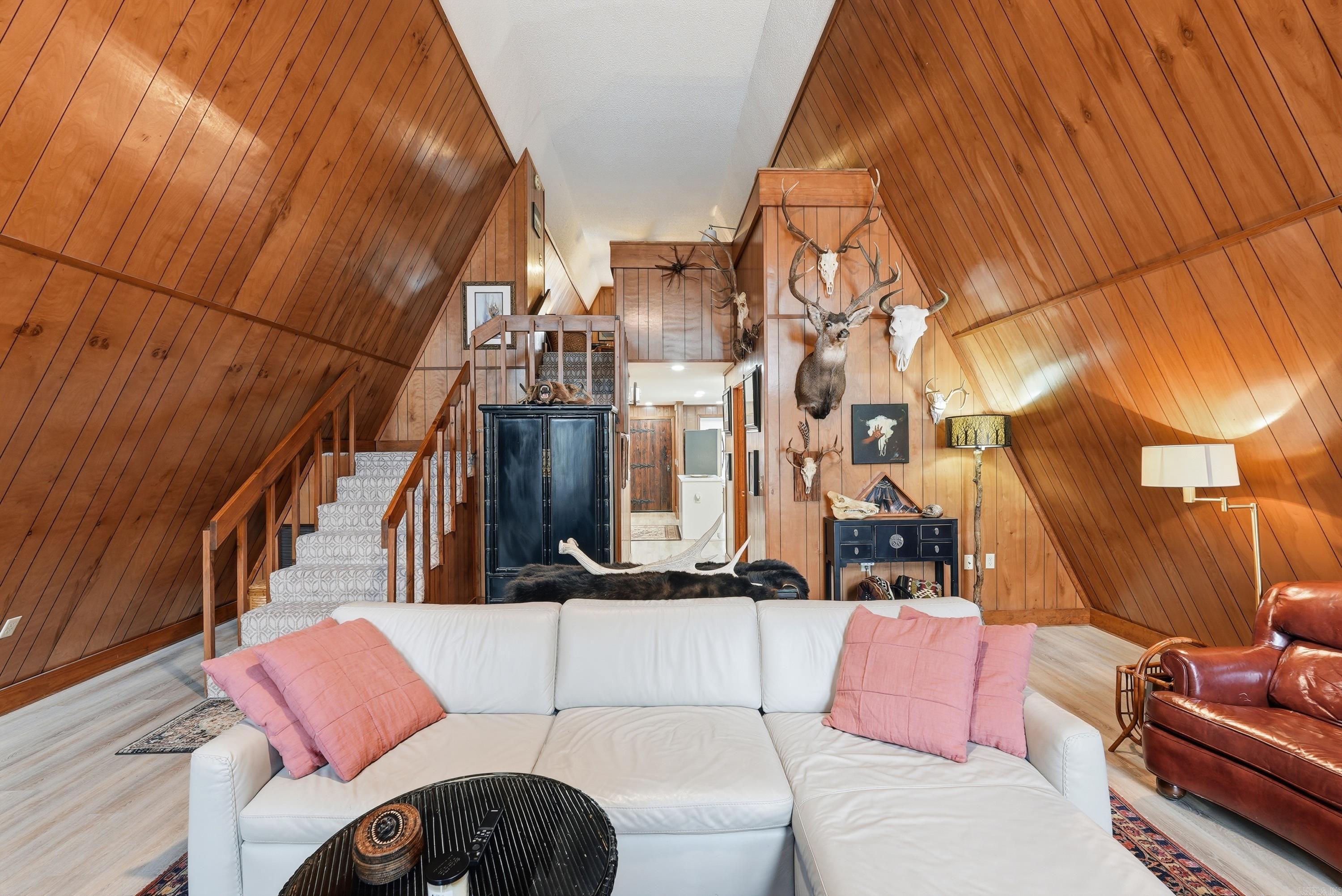 SKYPOINT ESTATES - LAKE - Residential