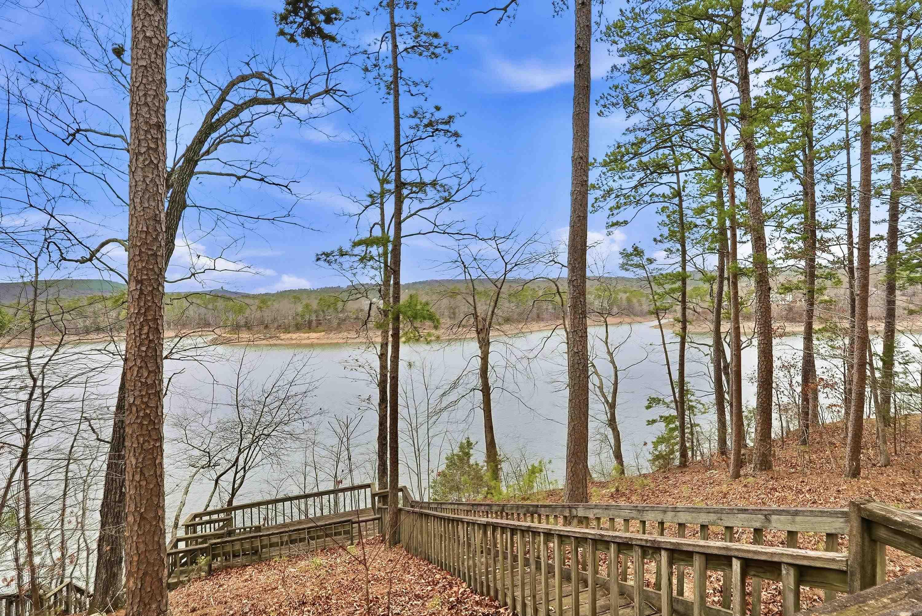 SKYPOINT ESTATES - LAKE - Residential