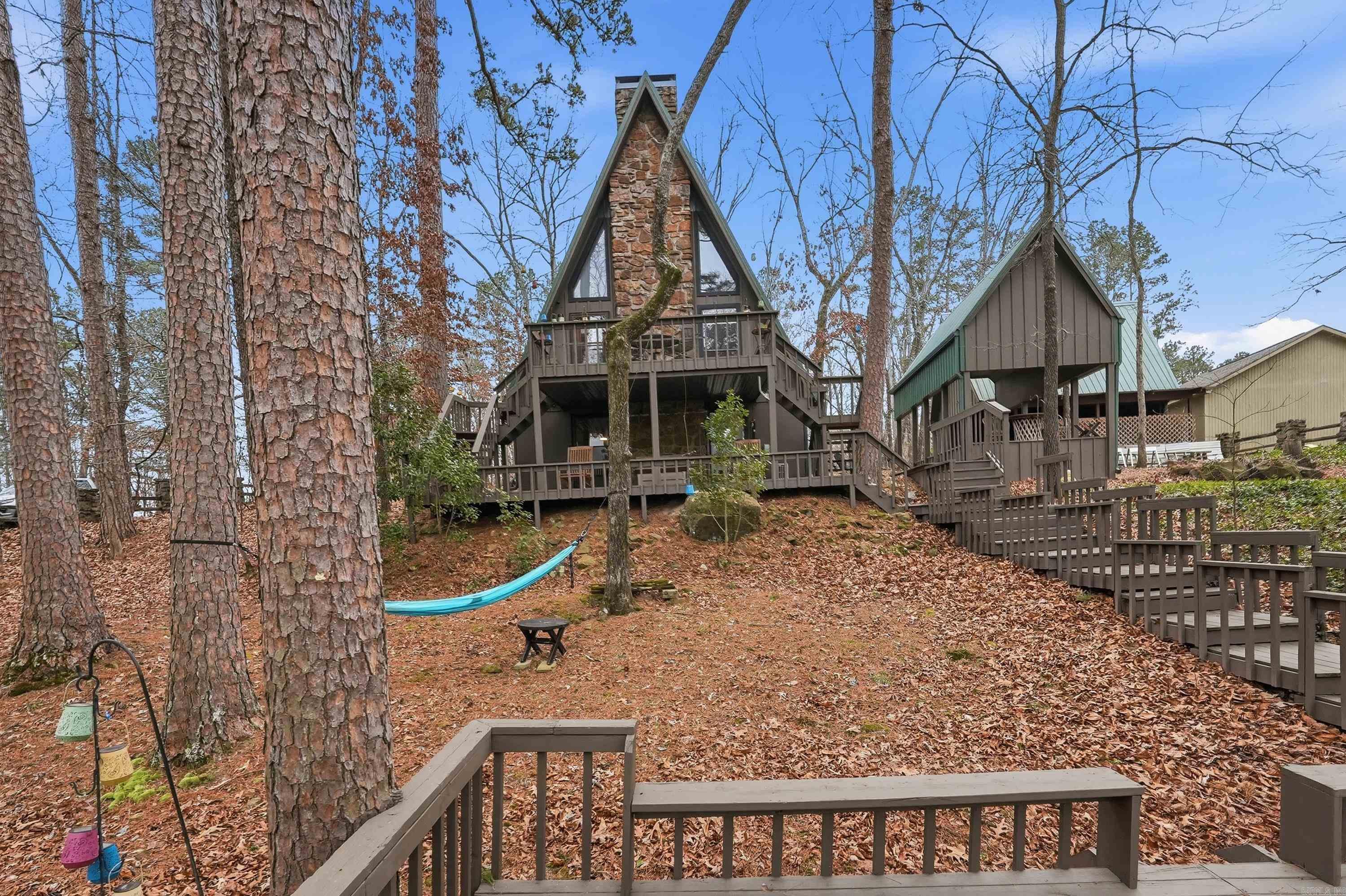 SKYPOINT ESTATES - LAKE - Residential