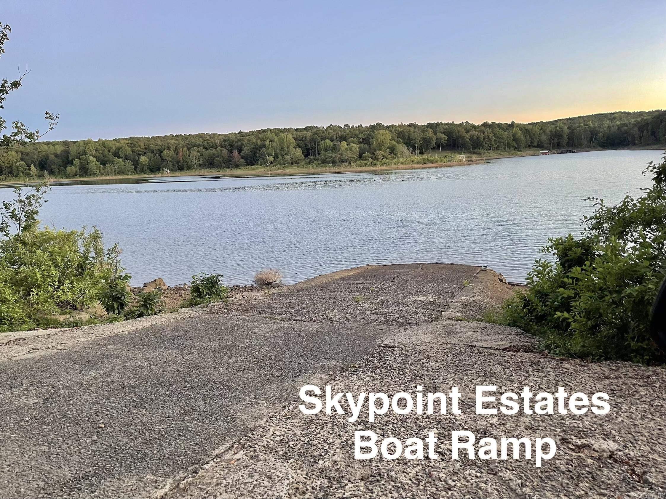 SKYPOINT ESTATES - LAKE - Residential