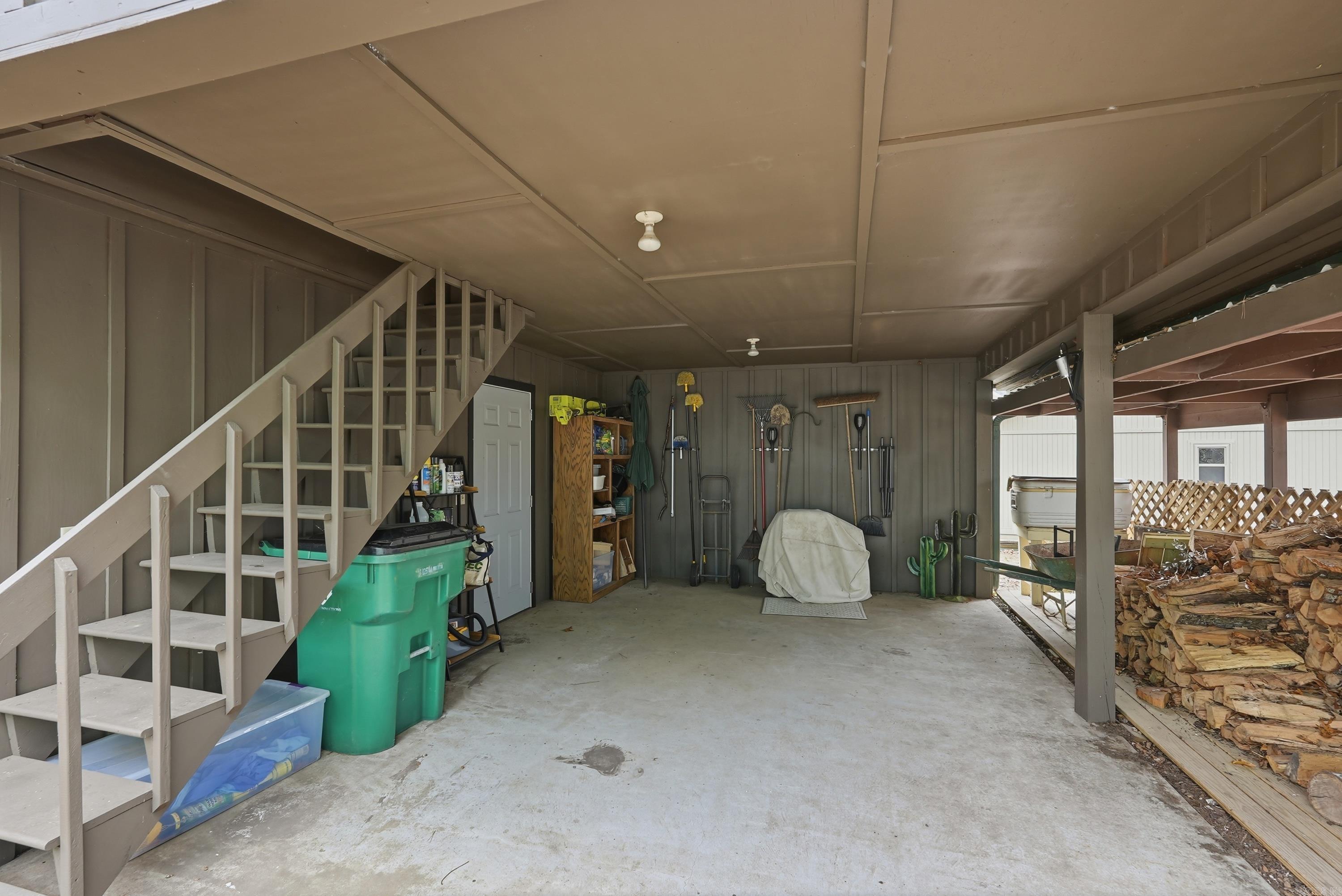 SKYPOINT ESTATES - LAKE - Residential