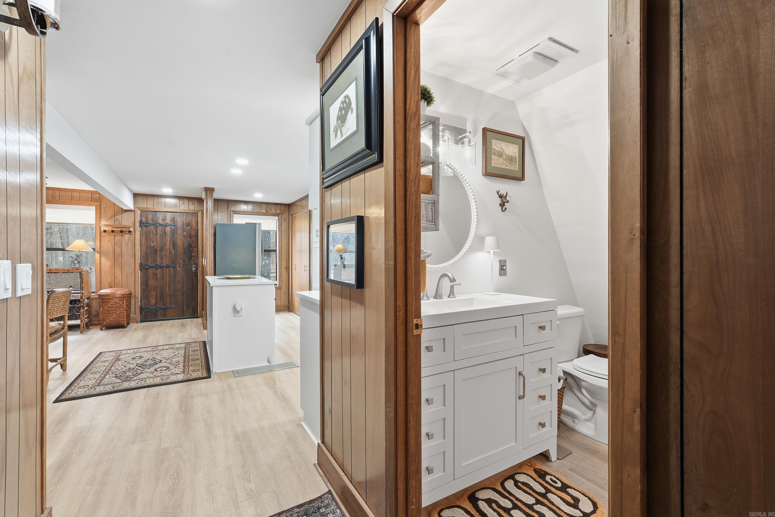 SKYPOINT ESTATES - LAKE - Residential