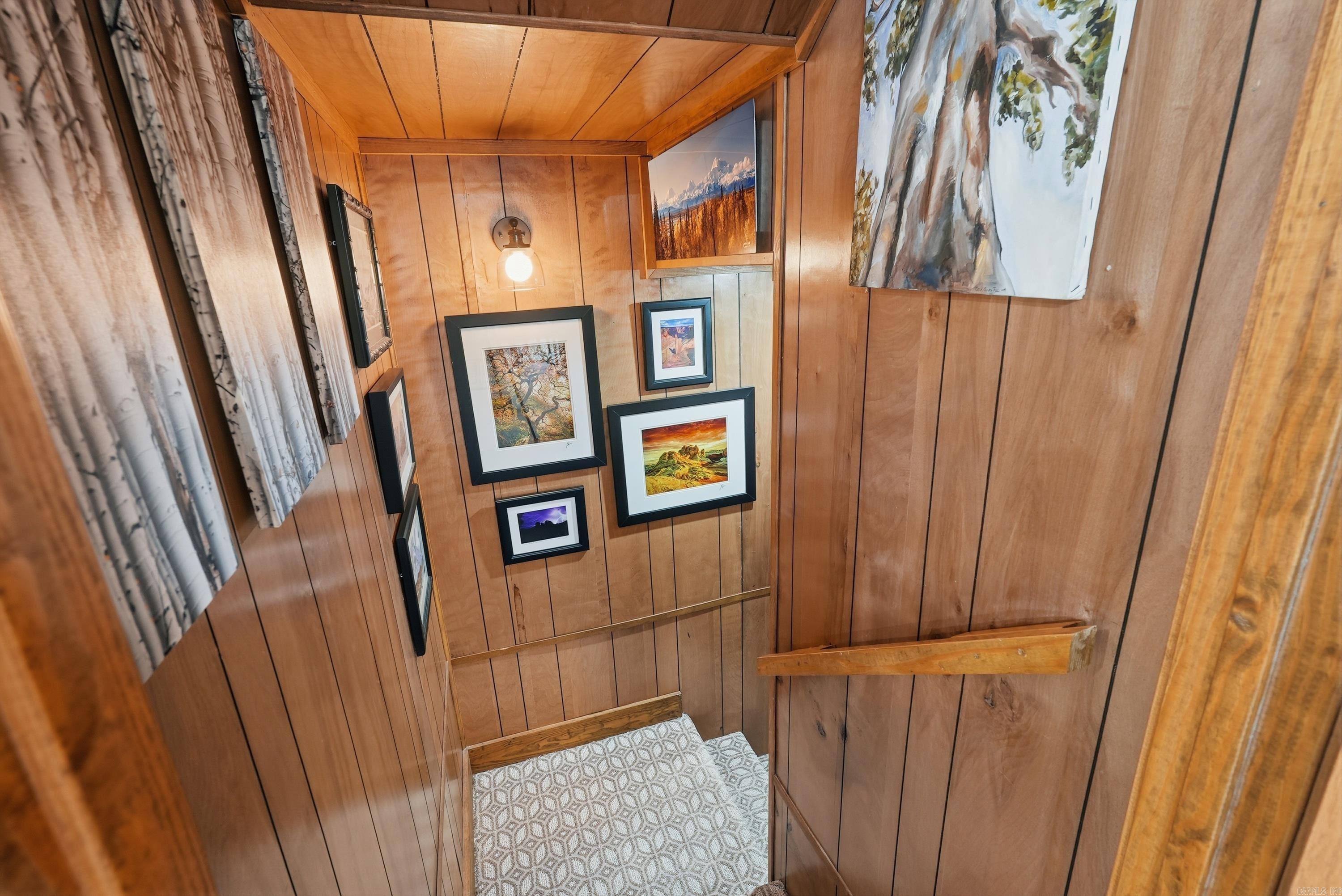 SKYPOINT ESTATES - LAKE - Residential