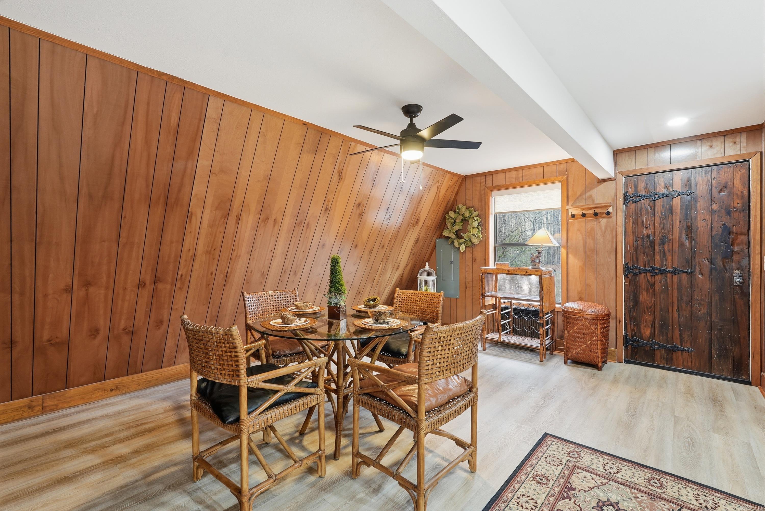 SKYPOINT ESTATES - LAKE - Residential