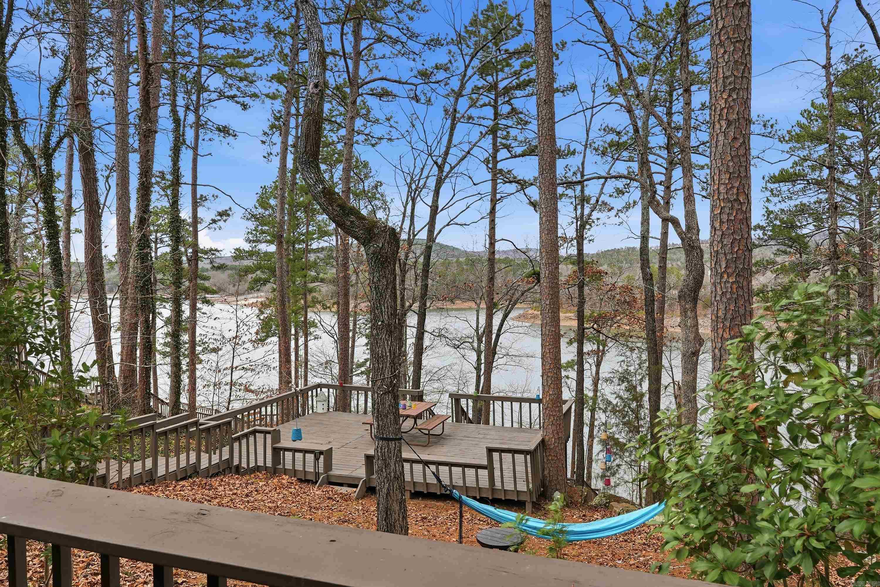 SKYPOINT ESTATES - LAKE - Residential