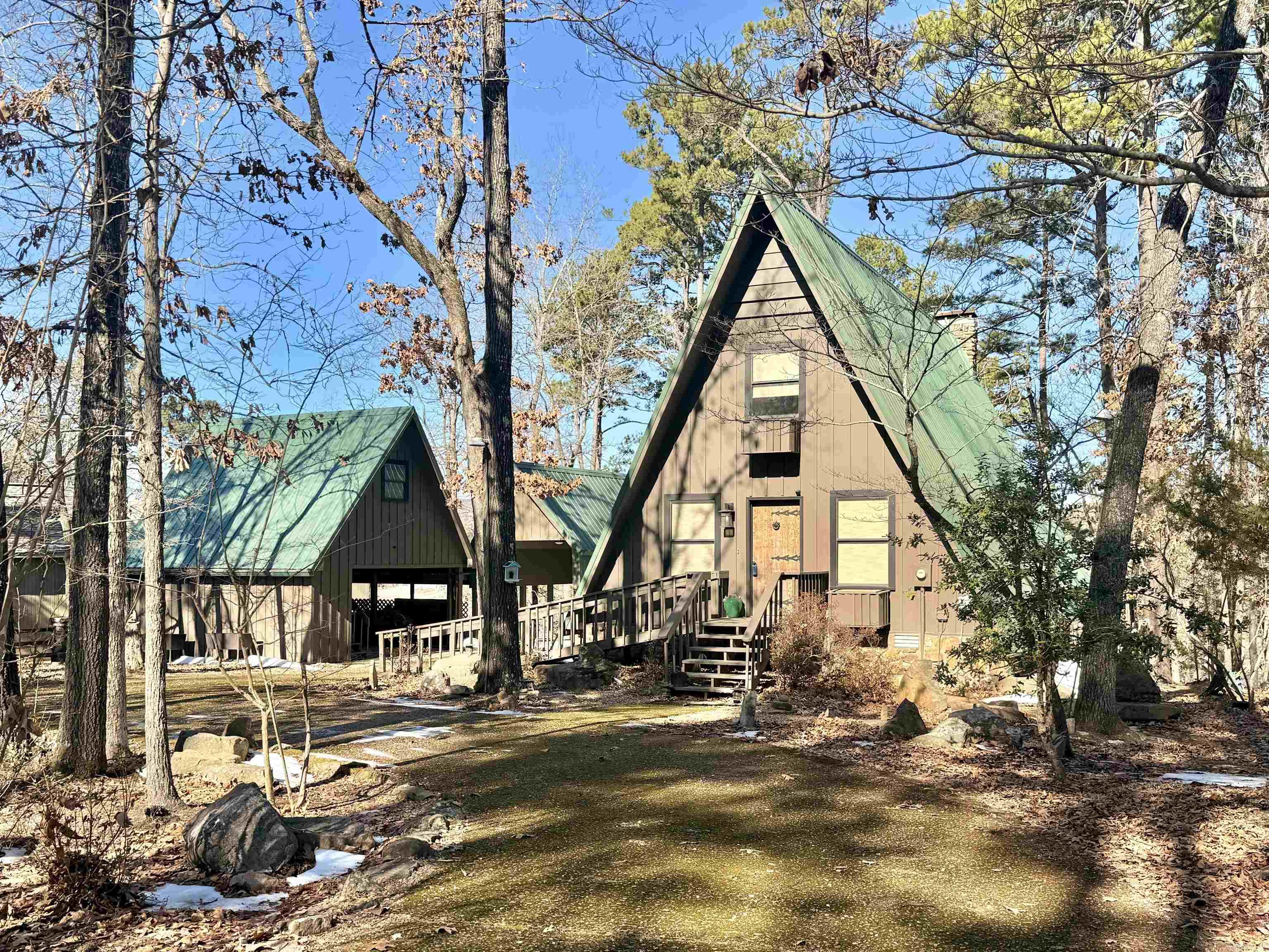 SKYPOINT ESTATES - LAKE - Residential