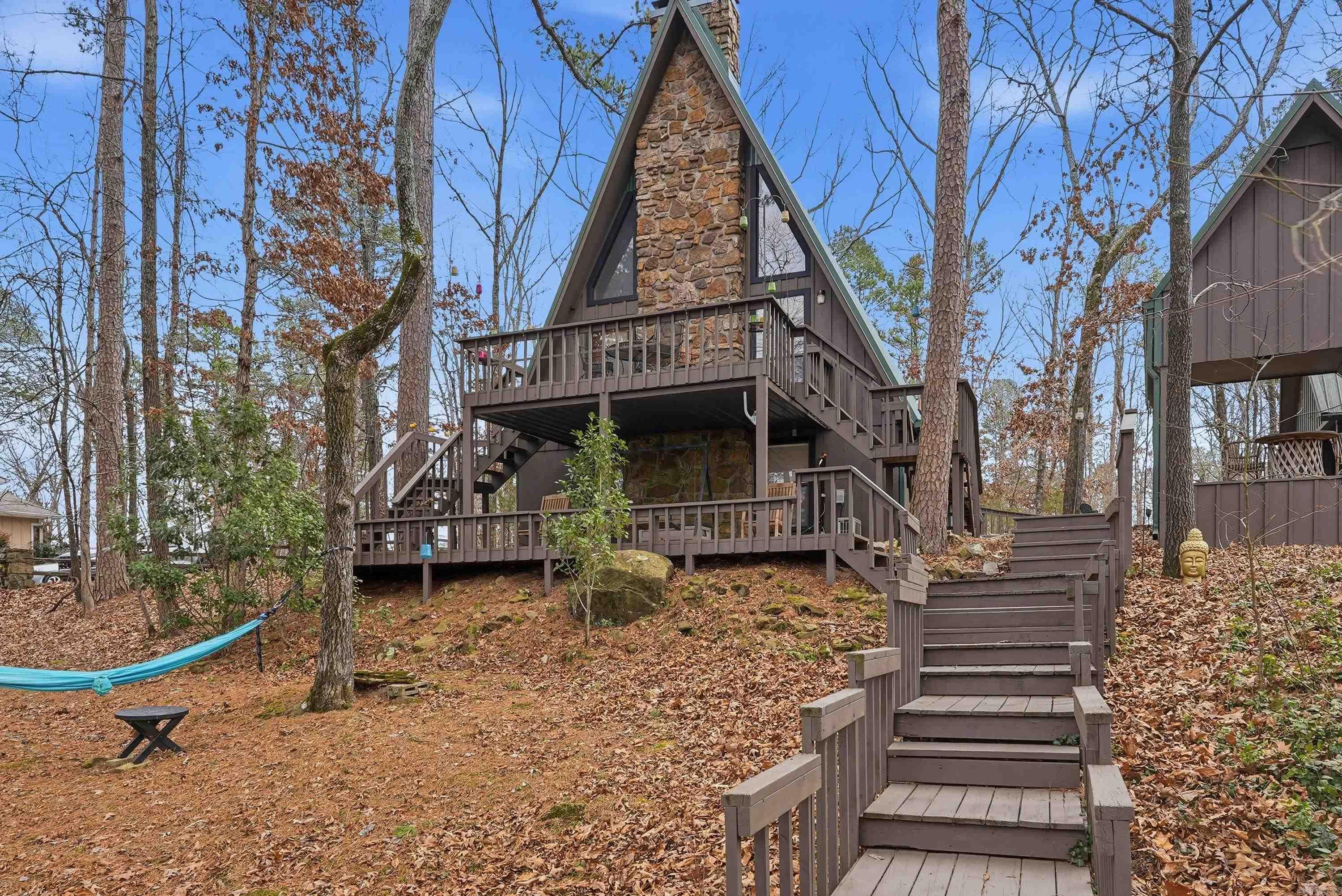 SKYPOINT ESTATES - LAKE - Residential