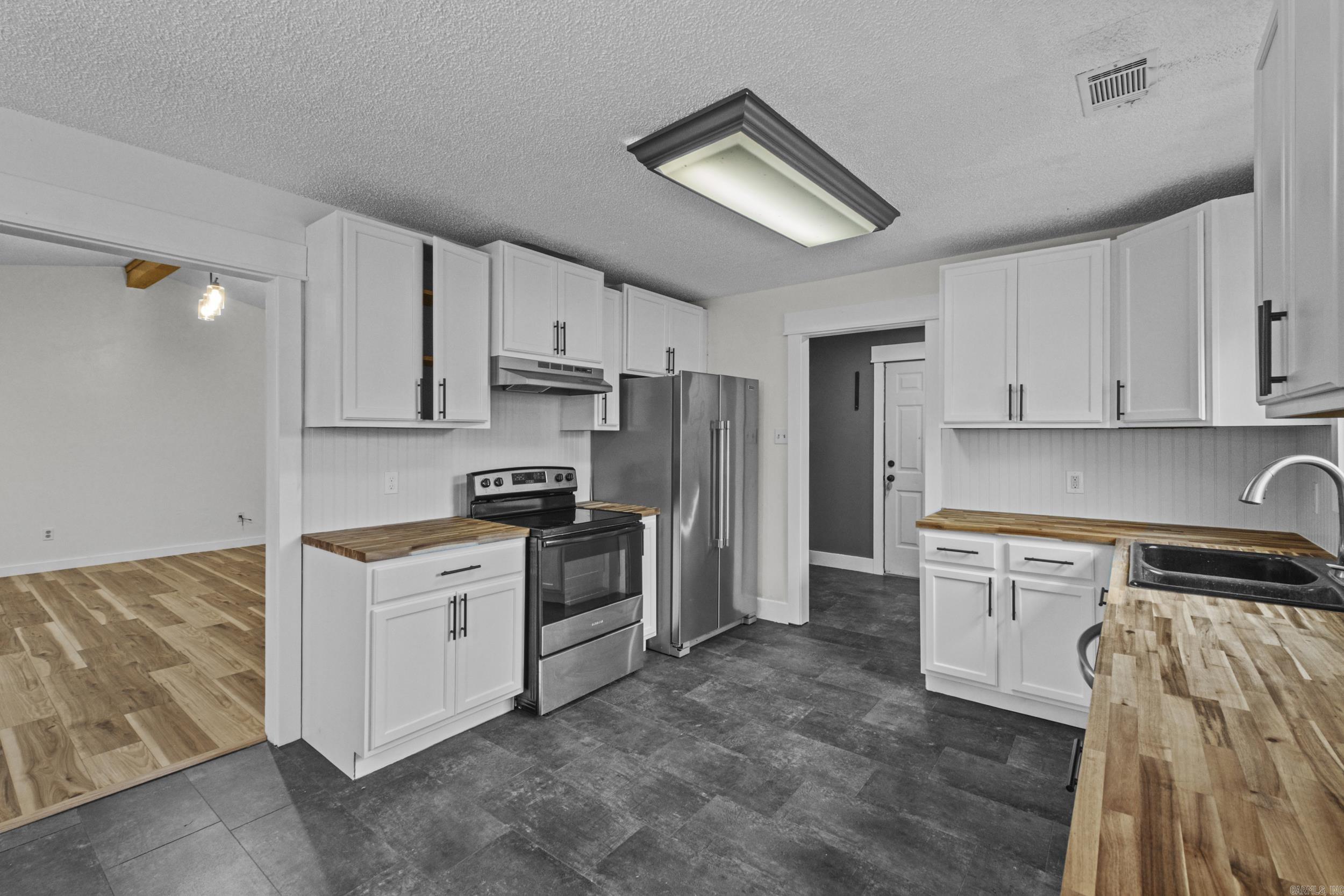 THE MEADOWS - Residential