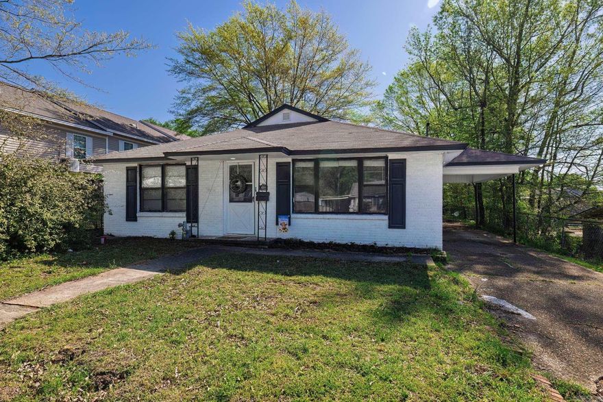 This charming 3 bedroom, 2 bathroom home is situated on an oversized lot just minutes from downtown Arkadelphia and within close proximity to both Henderson State University and Ouachita Baptist University. Inside, you'll find updated bathrooms, a spacious open-concept kitchen and dining area, and an oversized laundry room that offers both functionality and comfort. The home also features a generous backyard, perfect for outdoor entertaining or relaxing, along with ample storage space throughout. Whether you're a growing family, first-time buyer, or investor, this home offers convenience, space, and modern updates in a prime location.