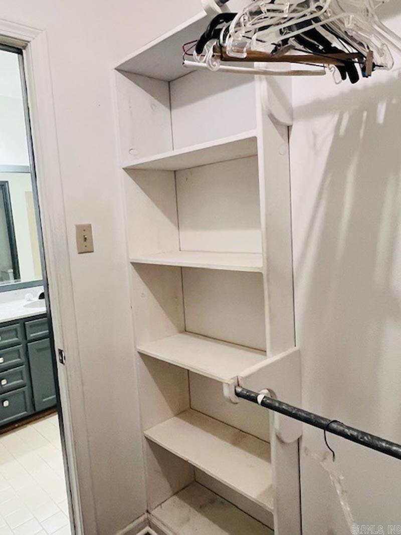 LUDINGTON HGTS - Residential