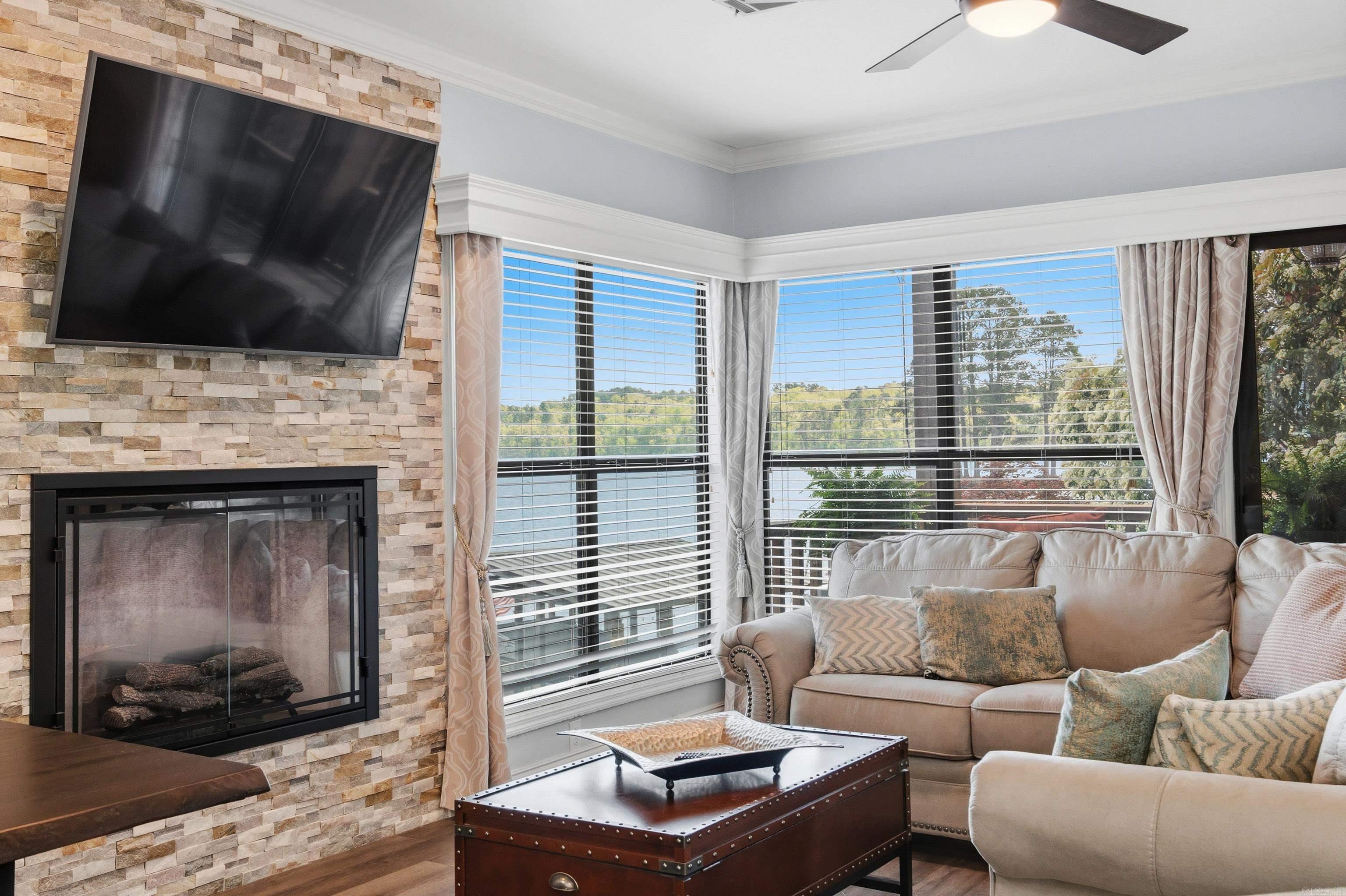 LAKE PORT HPR - Residential