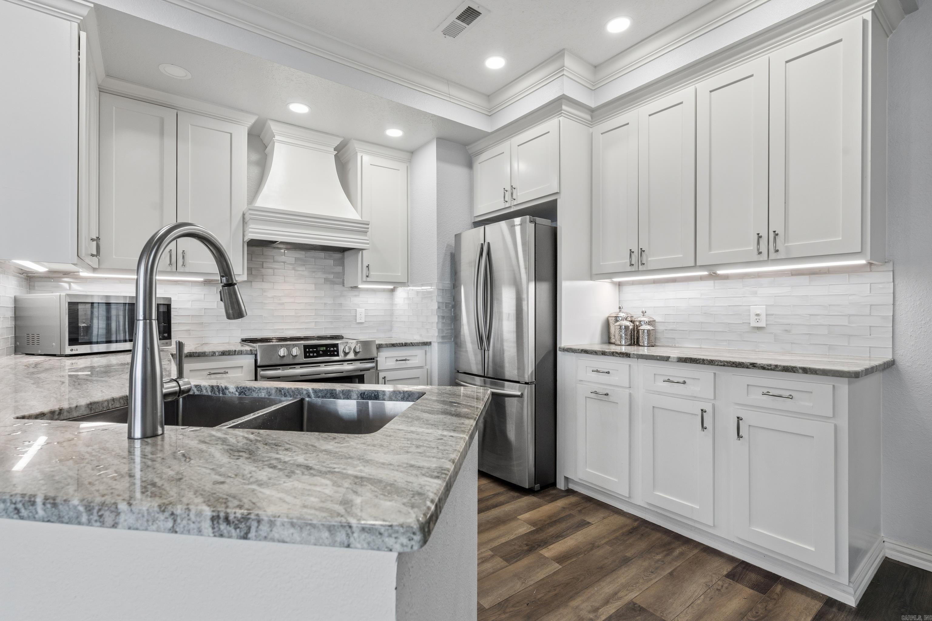 LAKE PORT HPR - Residential