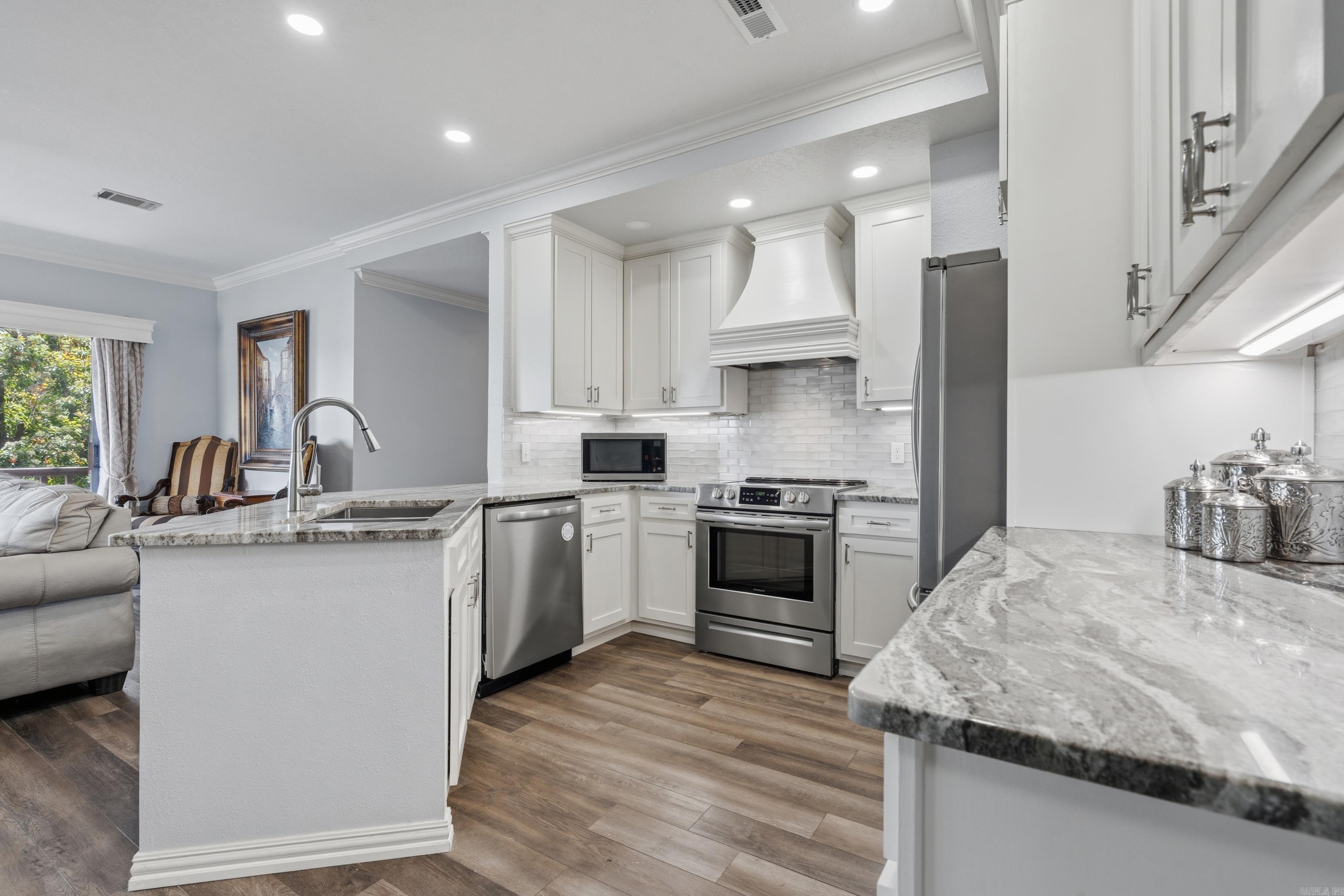 LAKE PORT HPR - Residential