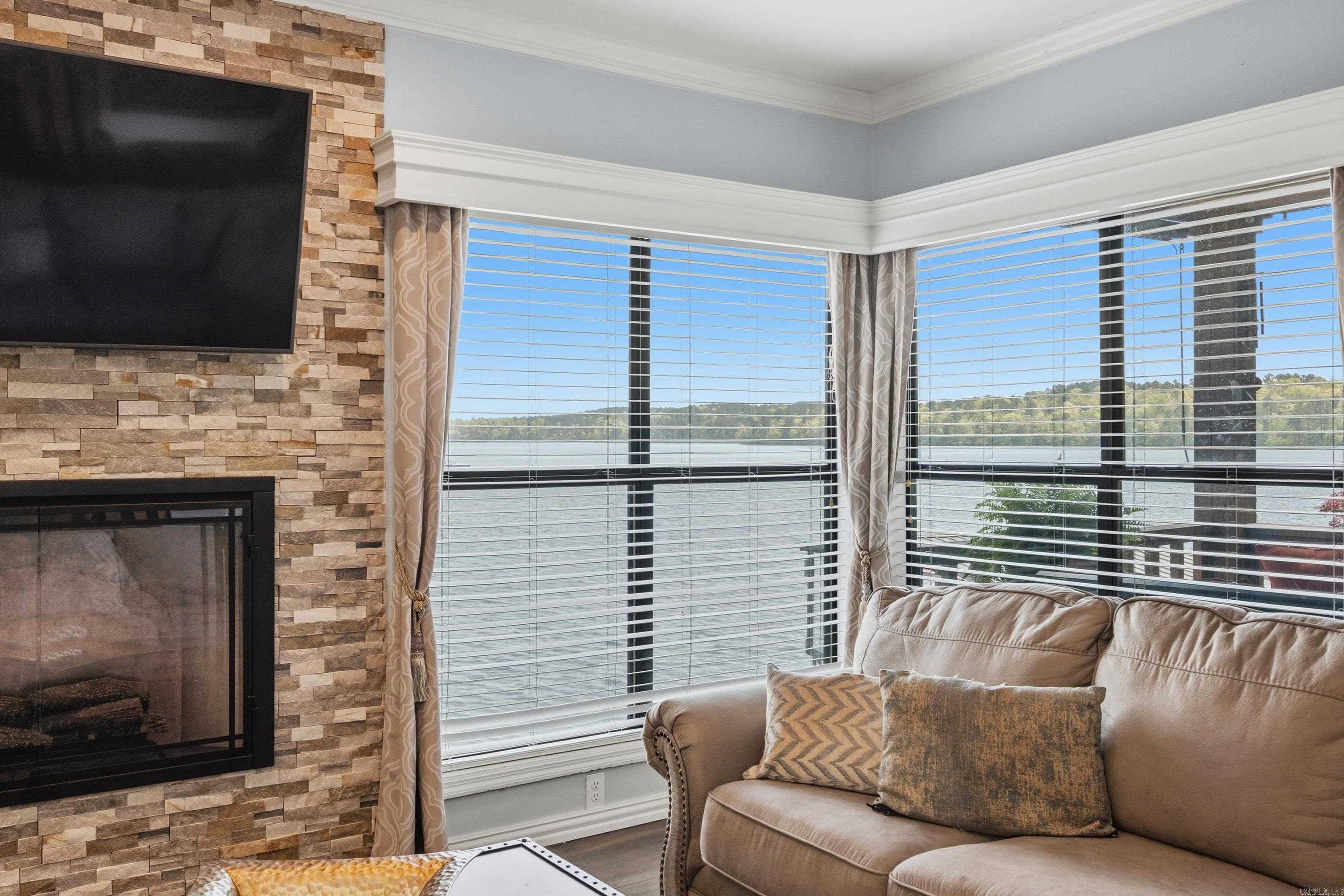 LAKE PORT HPR - Residential