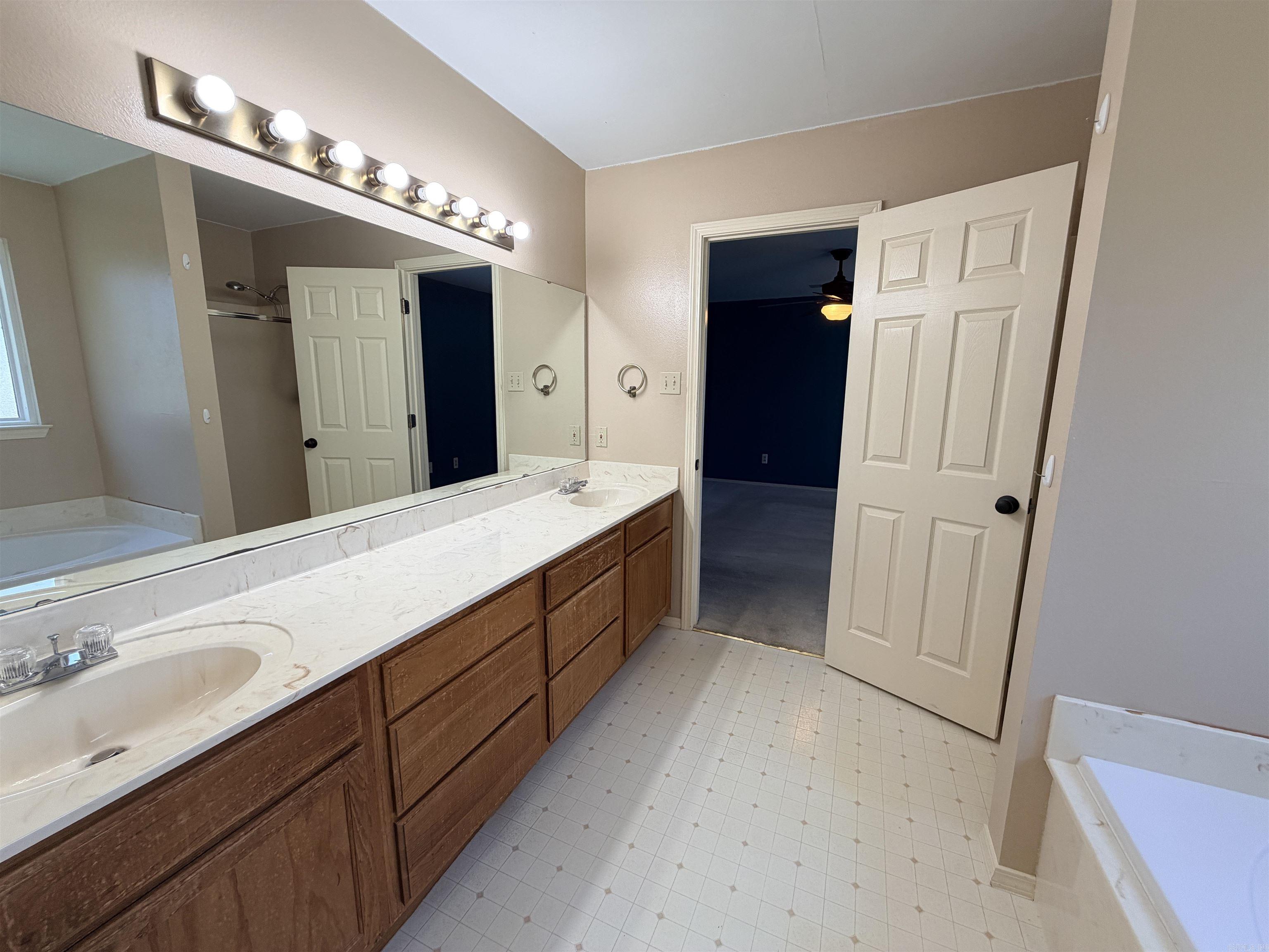 WEST GLEN - Residential