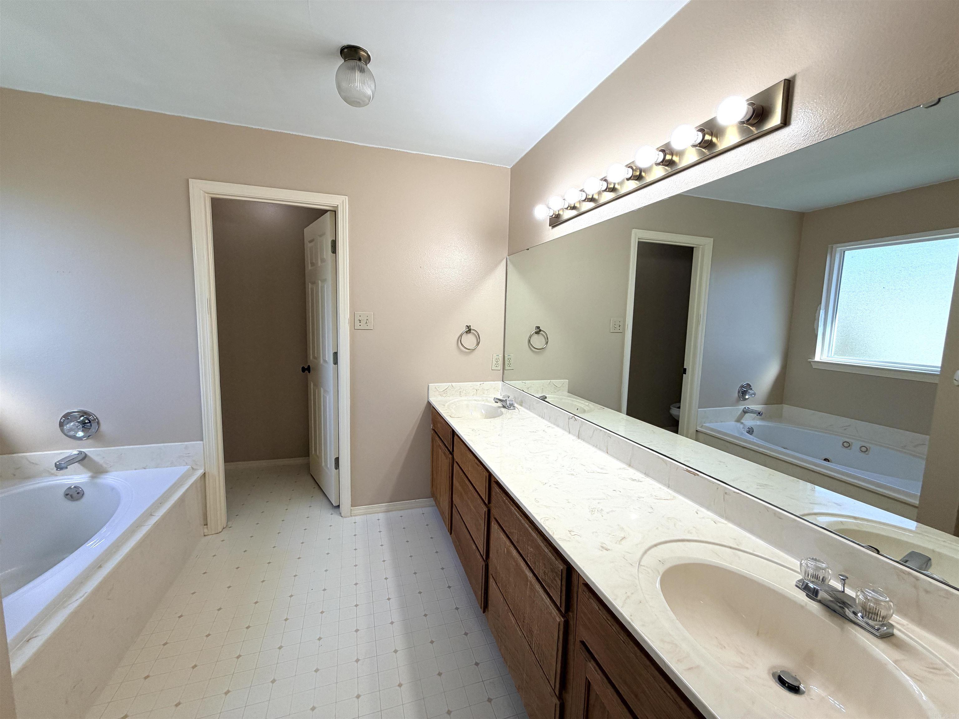 WEST GLEN - Residential