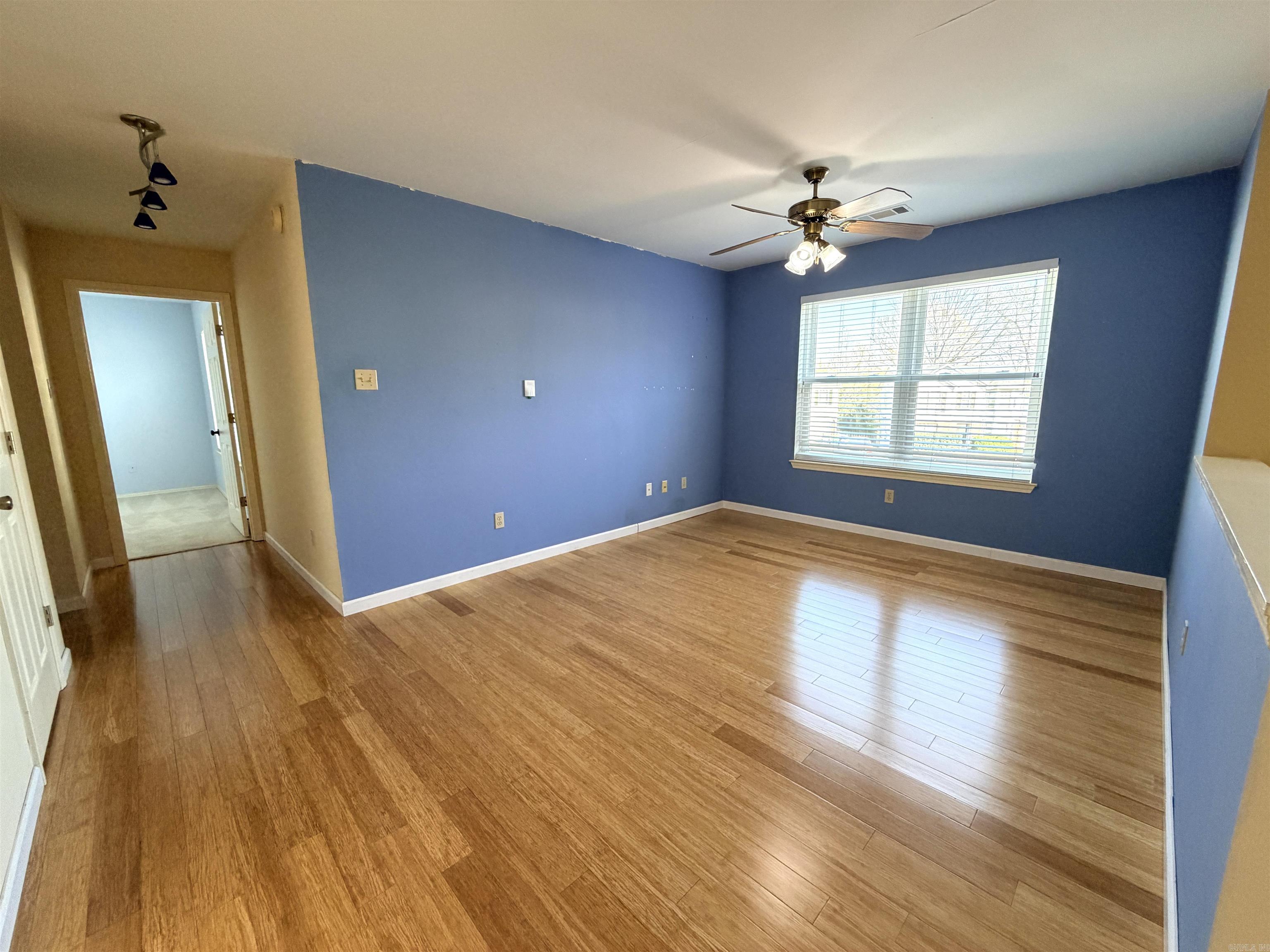 WEST GLEN - Residential